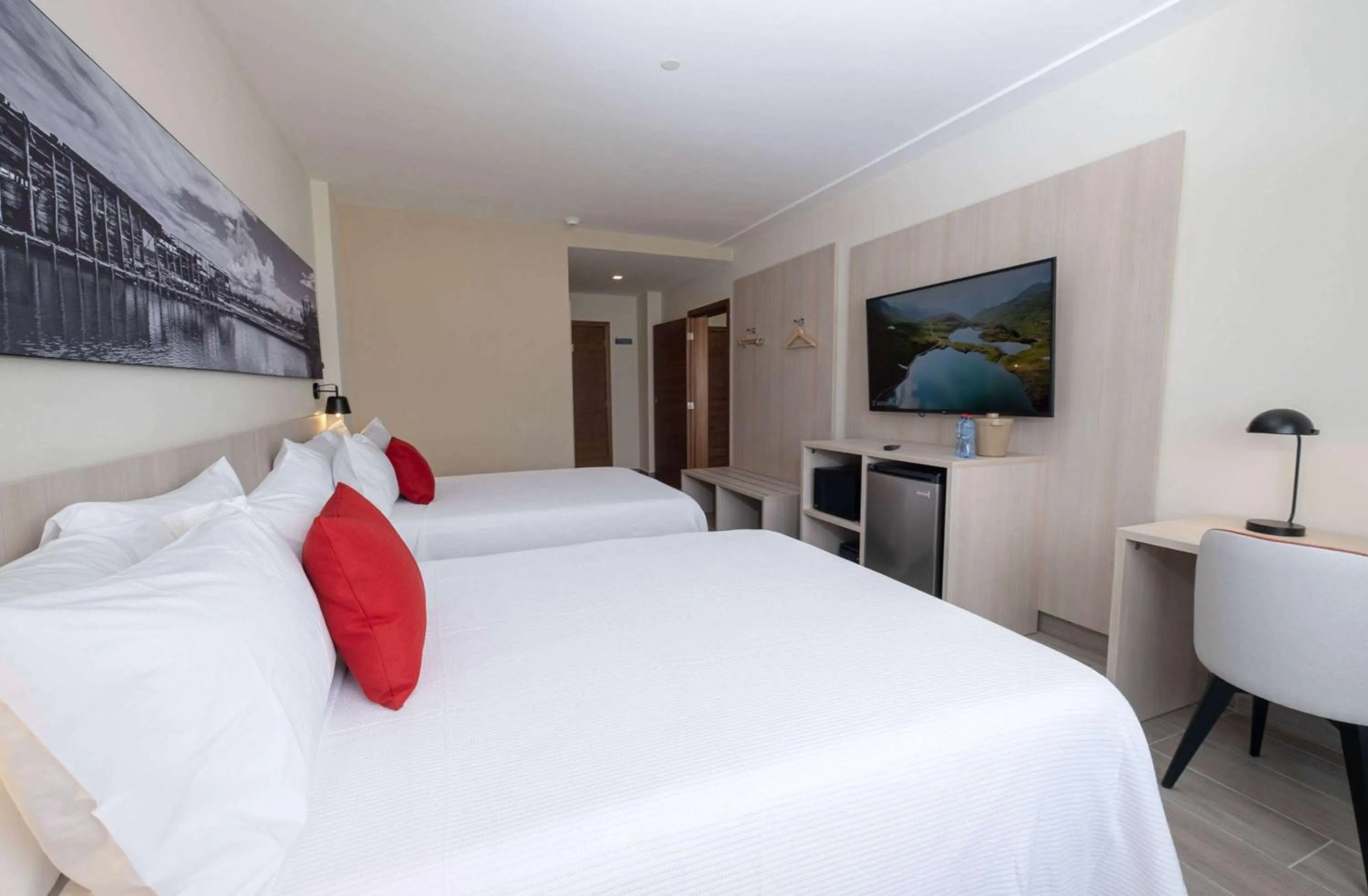 Photo of the whole room, Bed in Super 8 by Wyndham Manzanillo