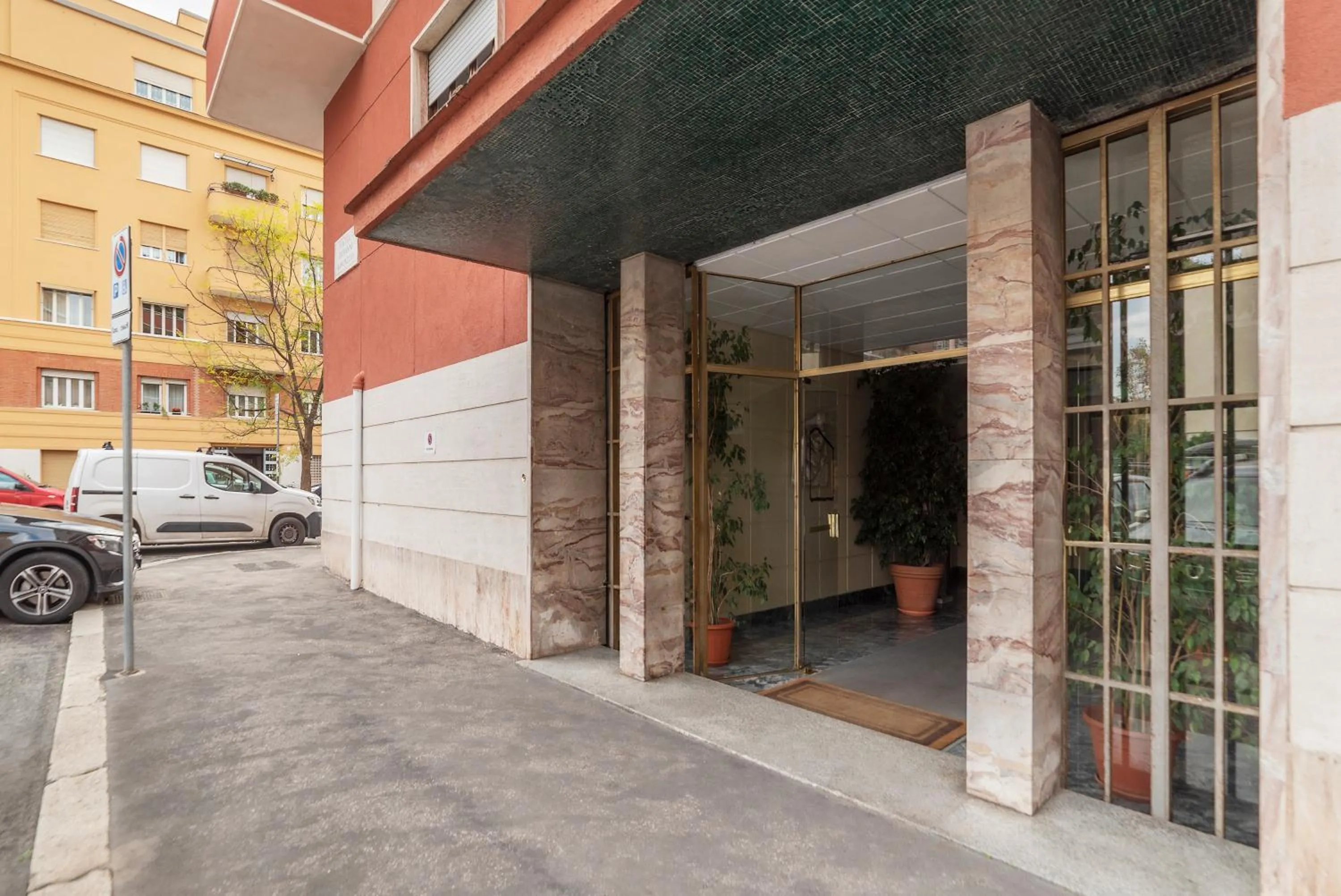 Property building in GuestHost - Piazza Mazzini & Stadio Olimpico Apartment
