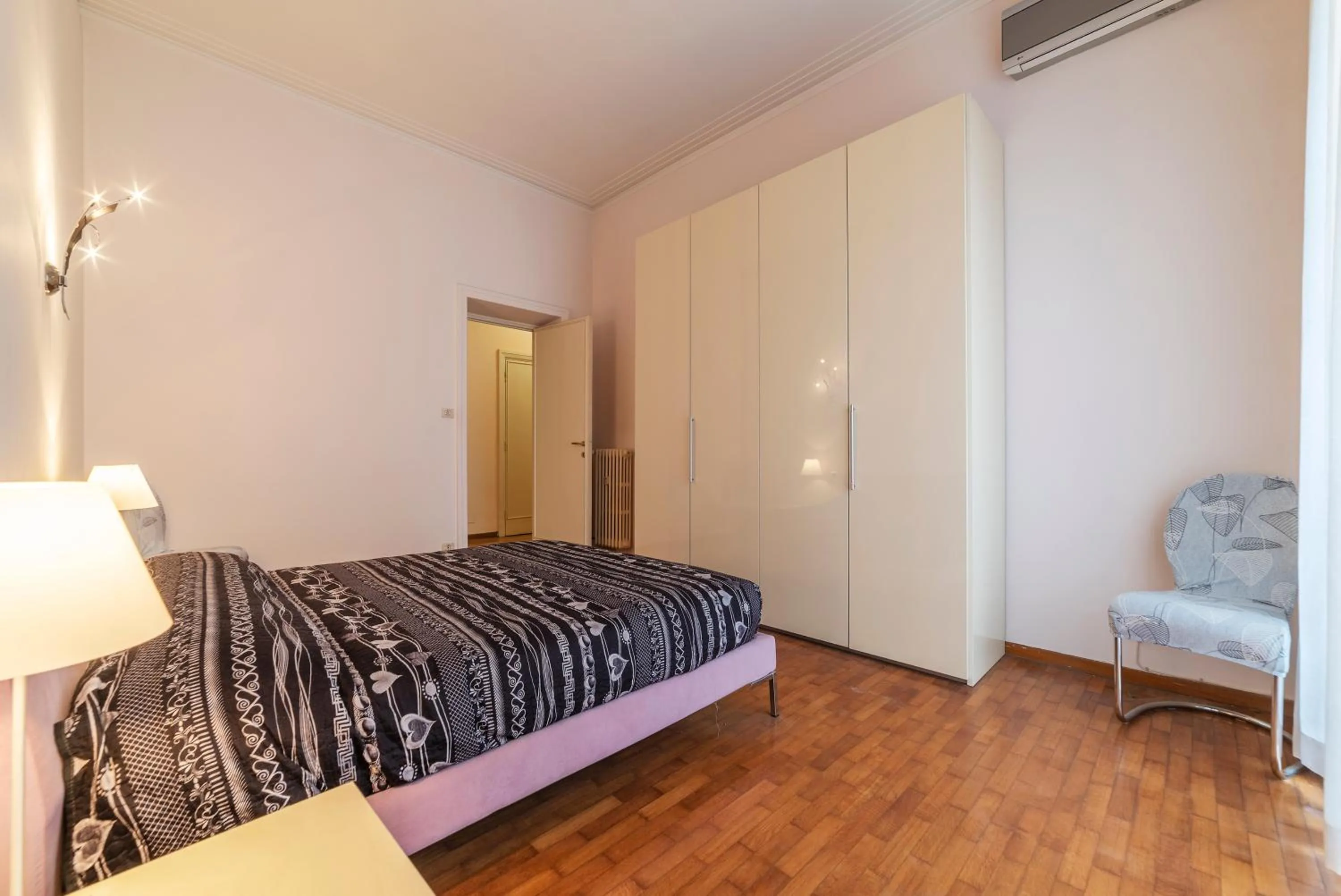 Bedroom, Bed in GuestHost - Piazza Mazzini & Stadio Olimpico Apartment