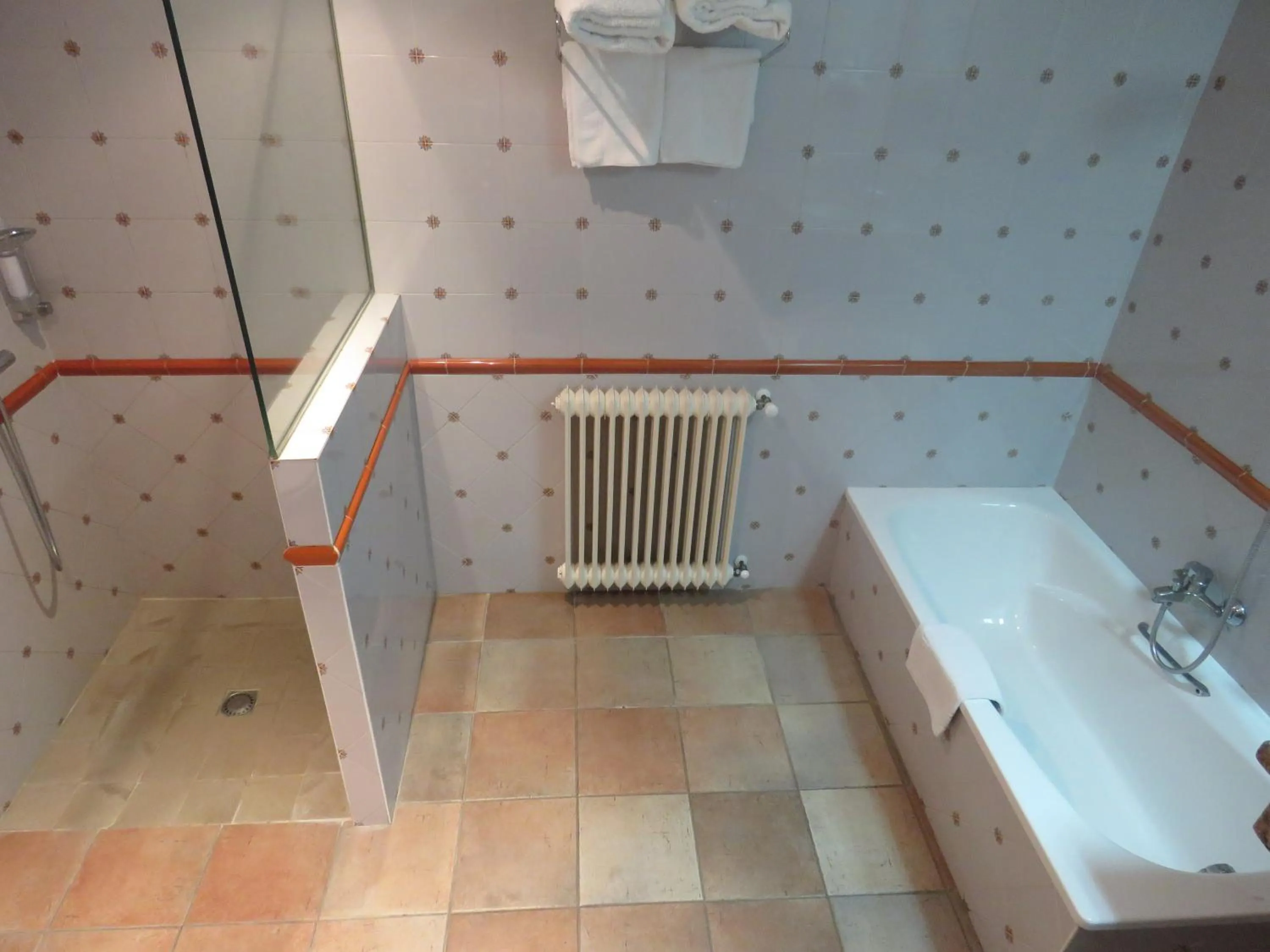 Shower in Hotel Santa Anna