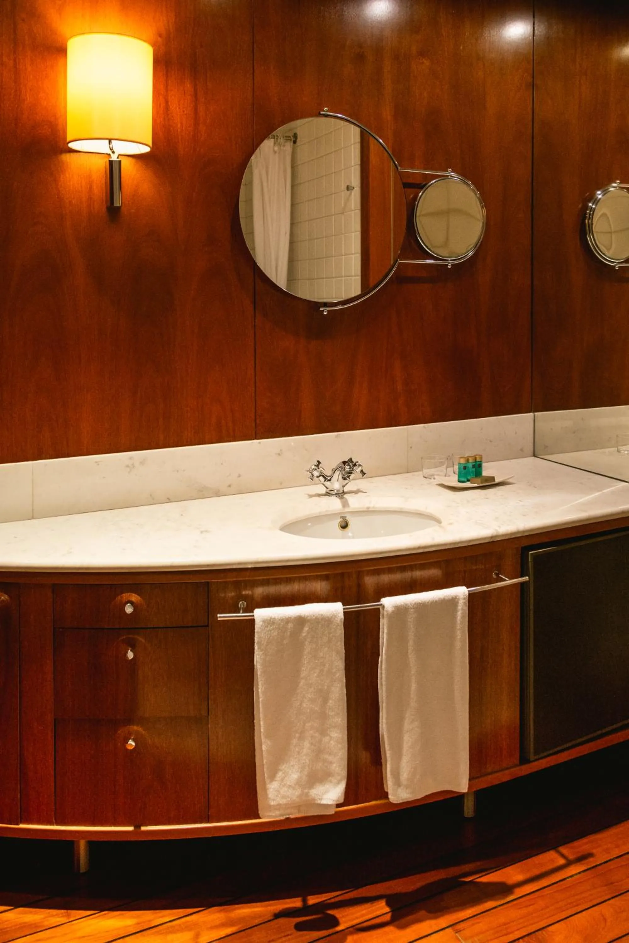 Bathroom in Fonda Hotel 1771