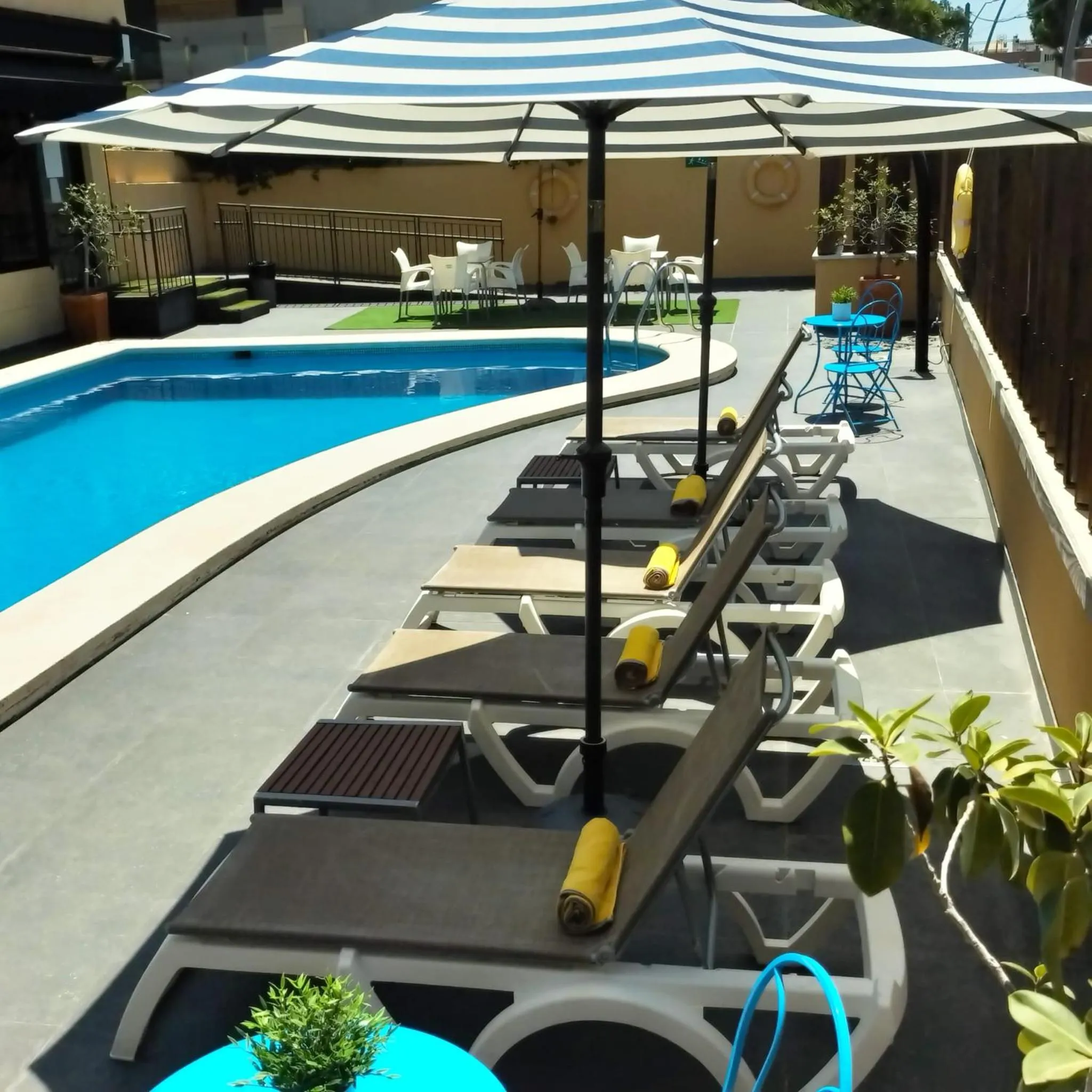 Swimming pool in Hotel 153