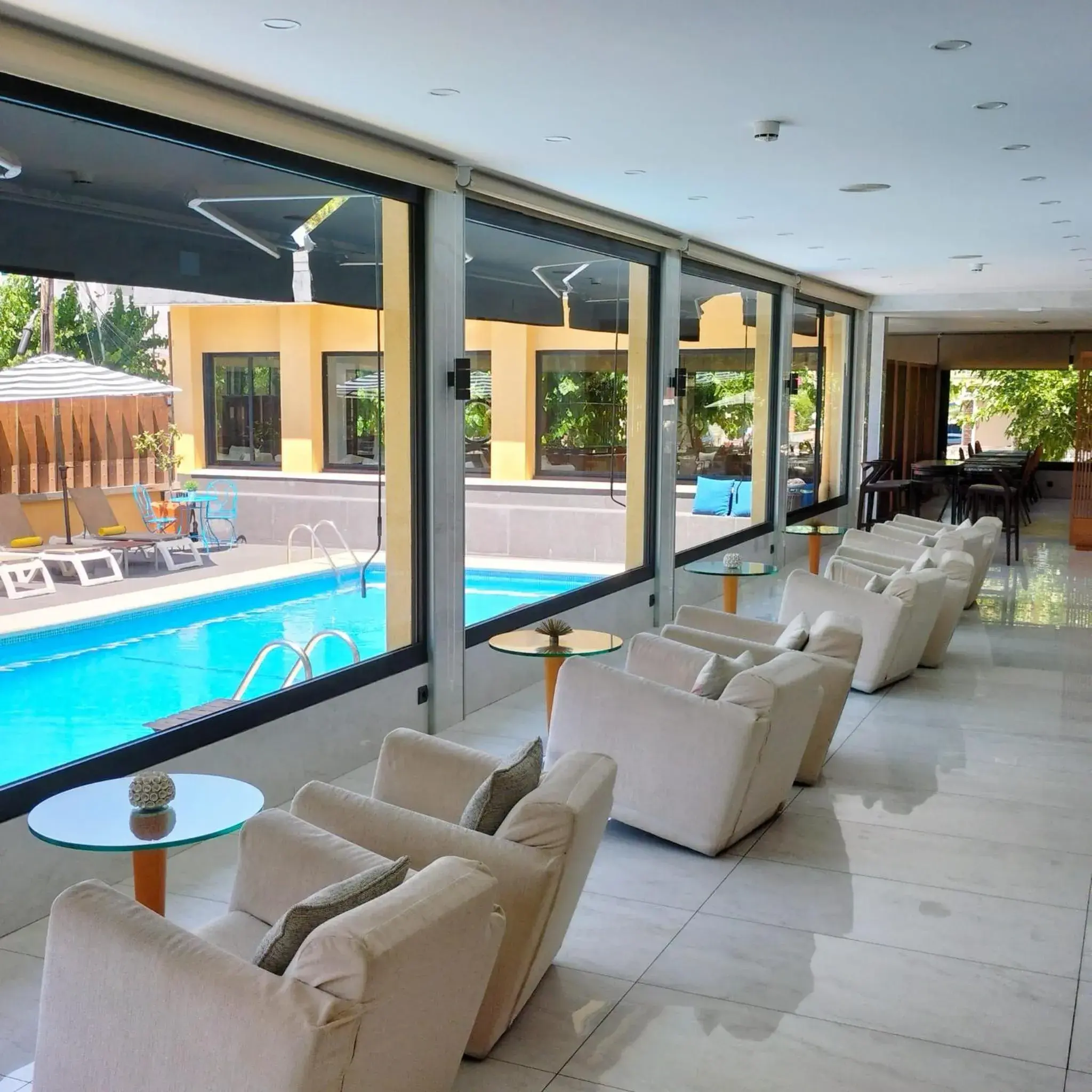 Lounge or bar in Hotel 153 Lounge or bar in Hotel 153