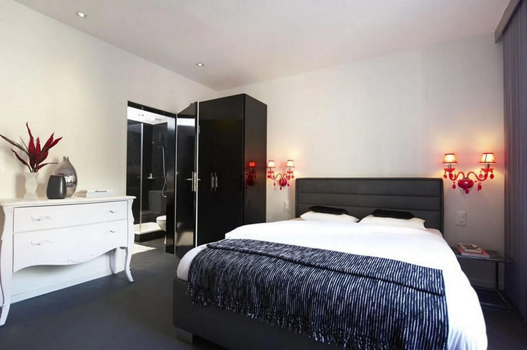 Bedroom, Bed in VISIONAPARTMENTS Cramerstrasse 8-12 - contactless check-in