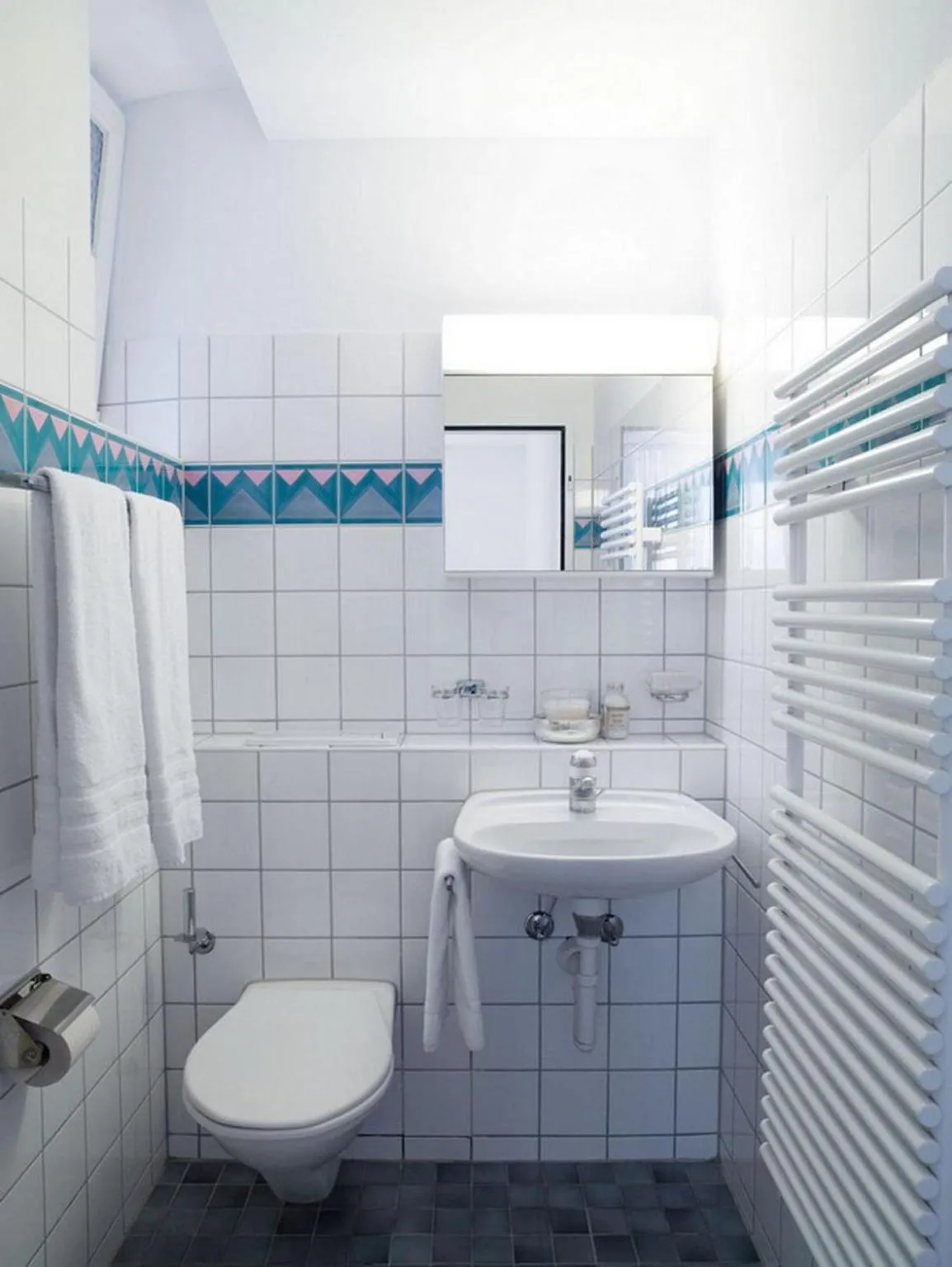 Bathroom in VISIONAPARTMENTS Cramerstrasse 8-12 - contactless check-in