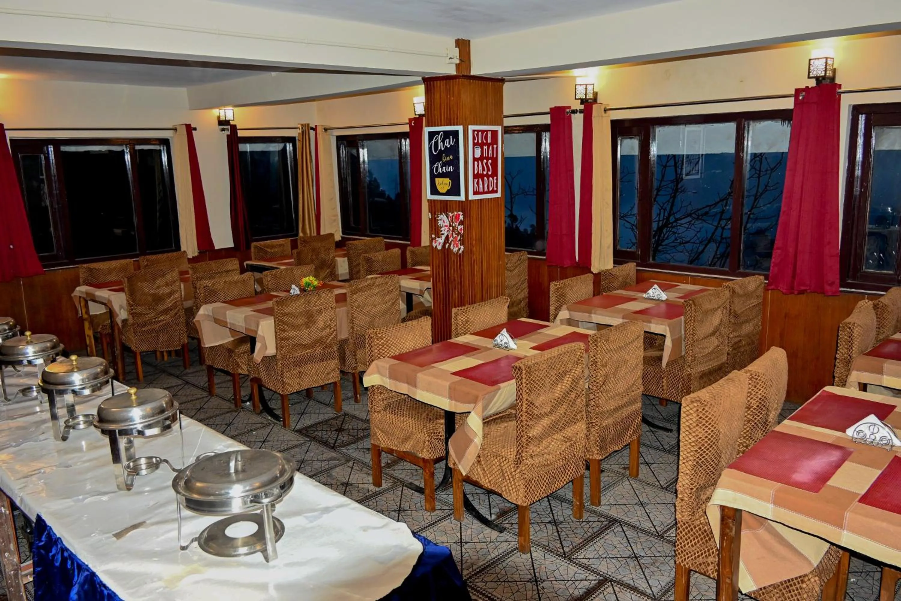 Restaurant/places to eat in Kumaon Roop Resort Near Neem Karoli Temple