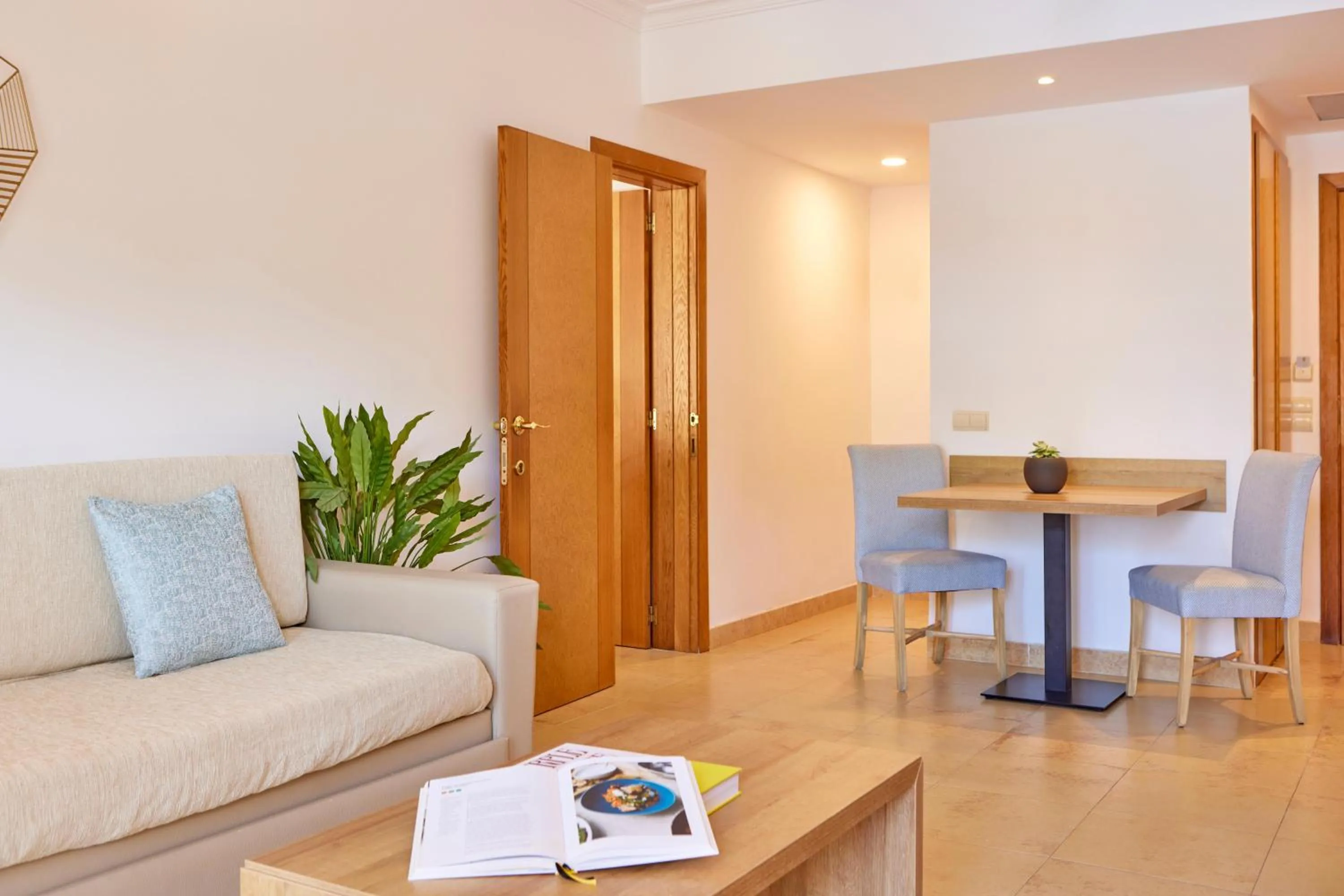 Photo of the whole room in Zafiro Mallorca & Spa