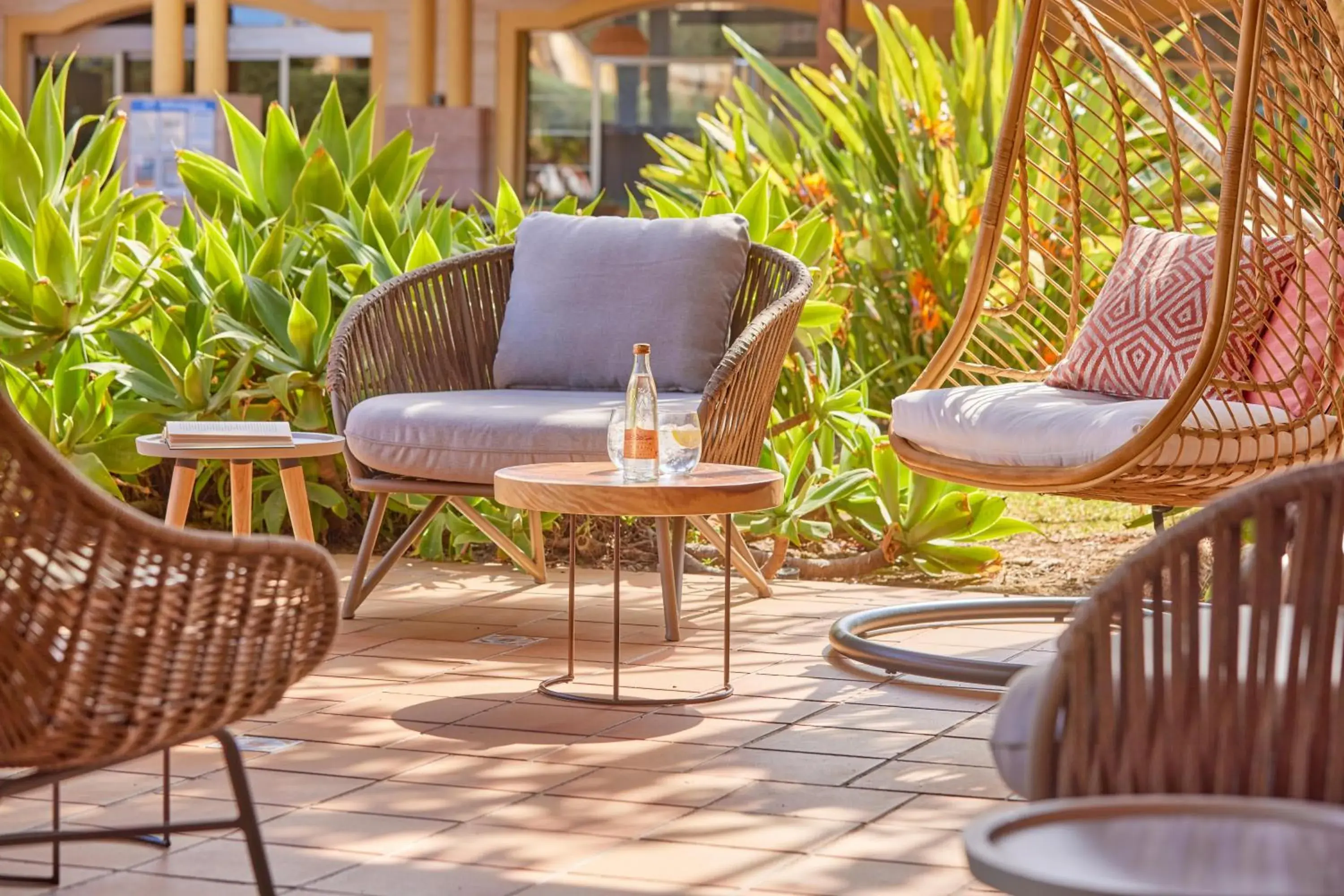 Lounge or bar in Zafiro Mallorca & Spa Lounge or bar in Zafiro Mallorca & Spa