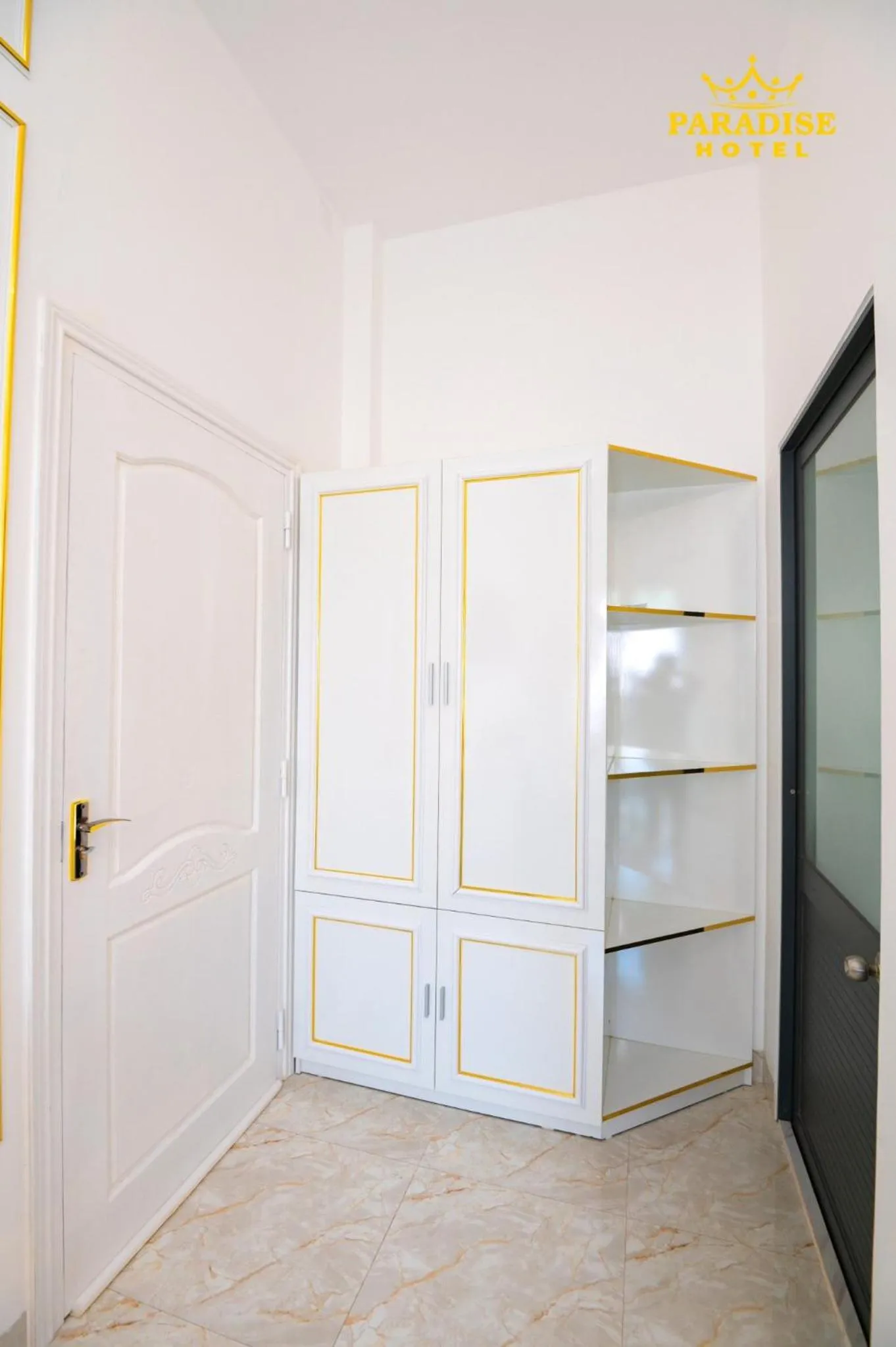 Paradise Hotel & Homestay access alley 100m