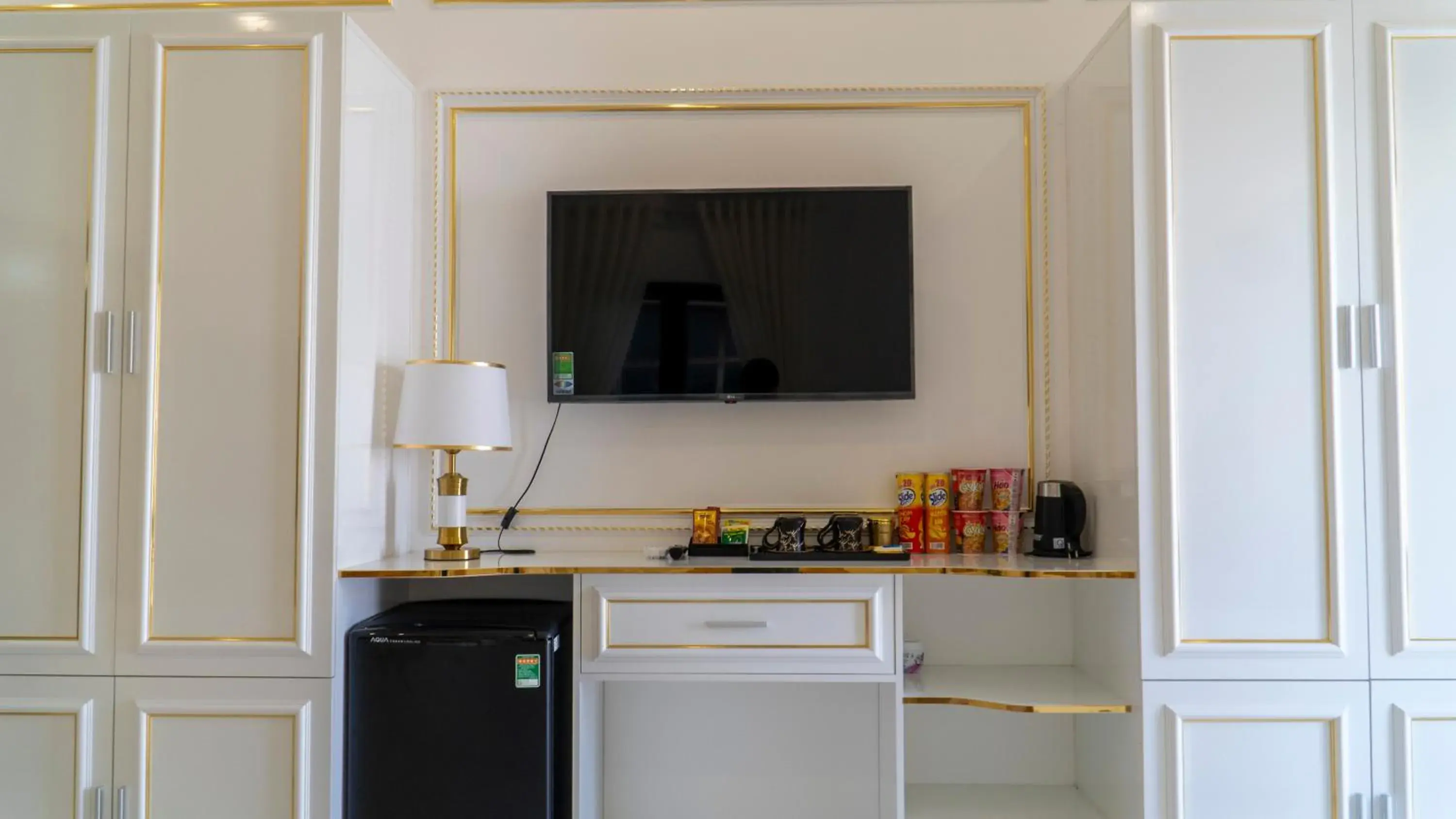 TV and multimedia in Paradise Hotel & Homestay access alley 100m TV and multimedia in Paradise Hotel & Homestay access alley 100m