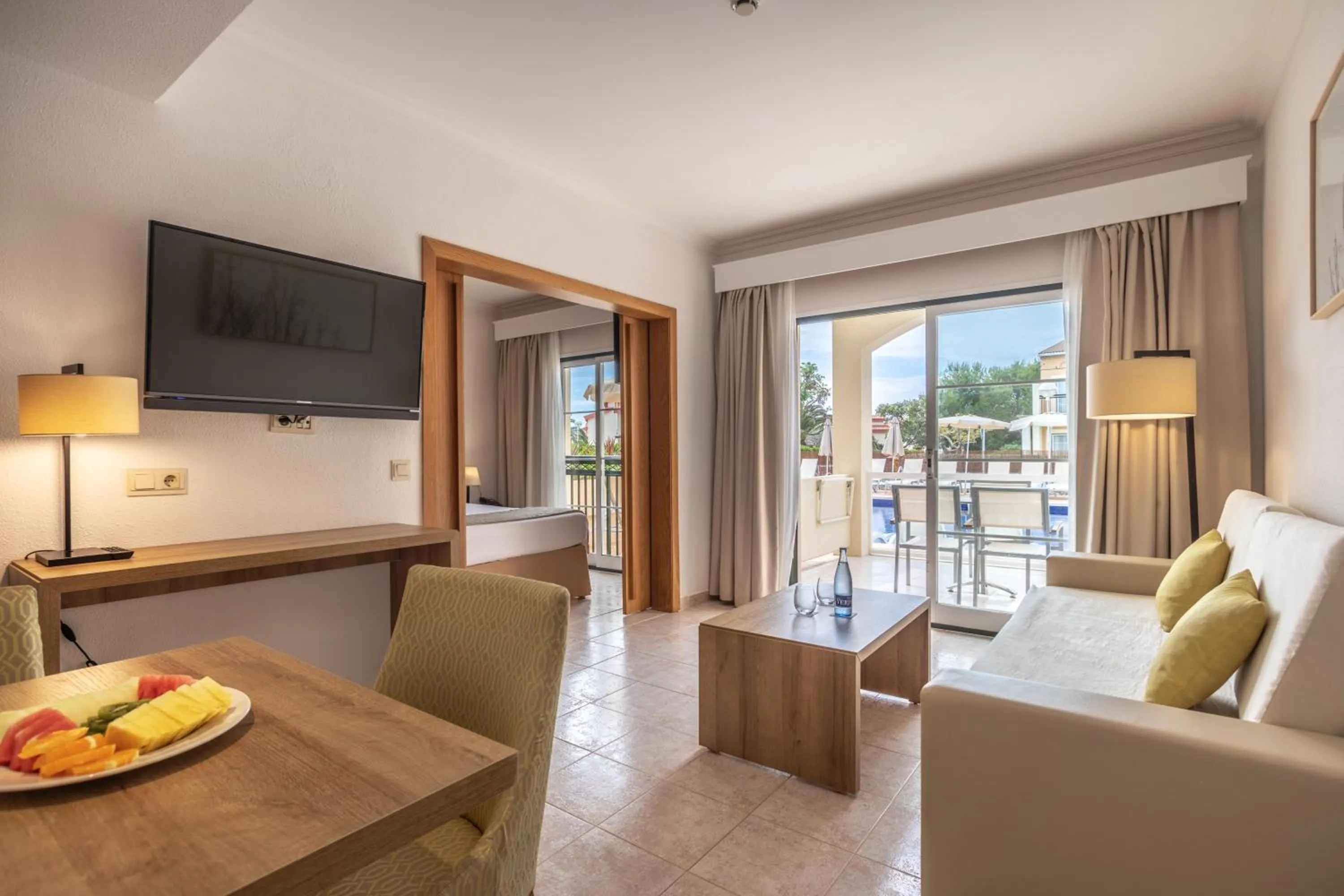 Photo of the whole room in Zafiro Menorca