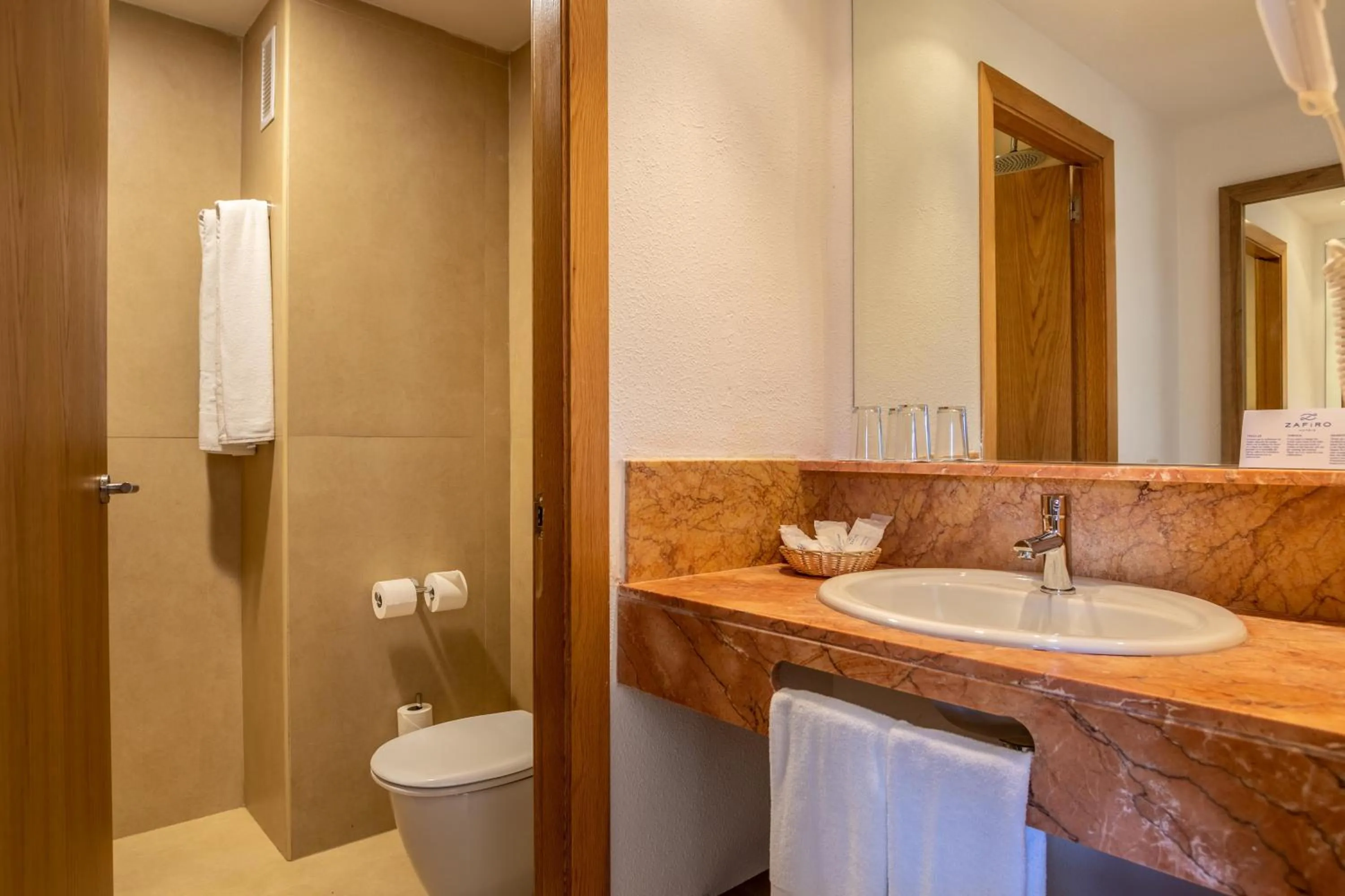 Toilet in Zafiro Menorca