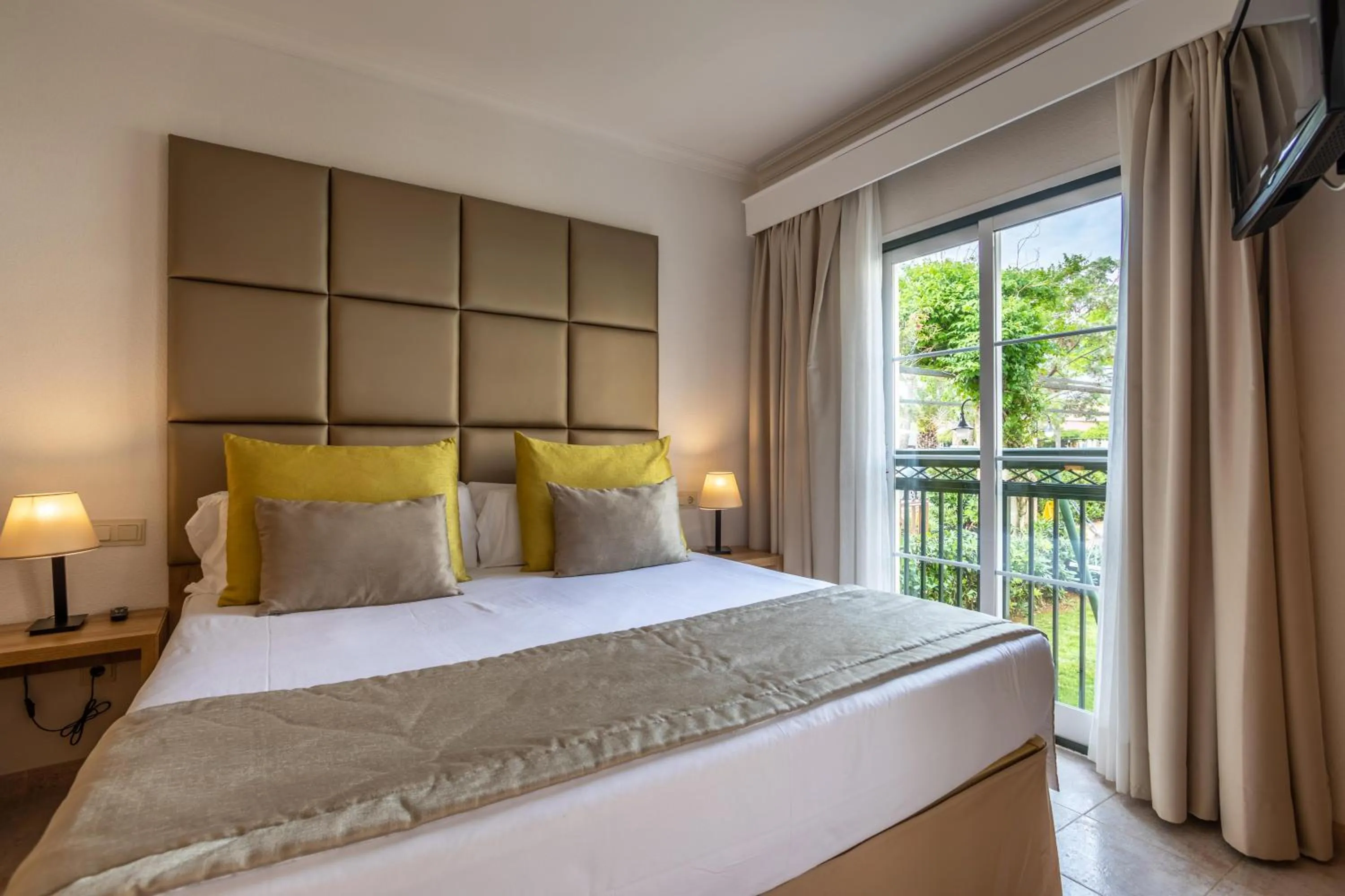 Bed in Zafiro Menorca