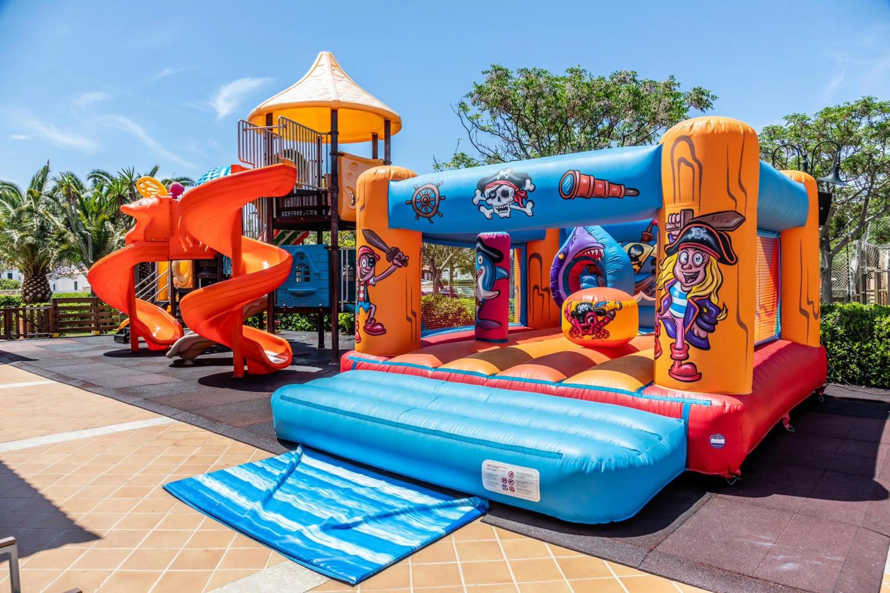 children in Zafiro Menorca