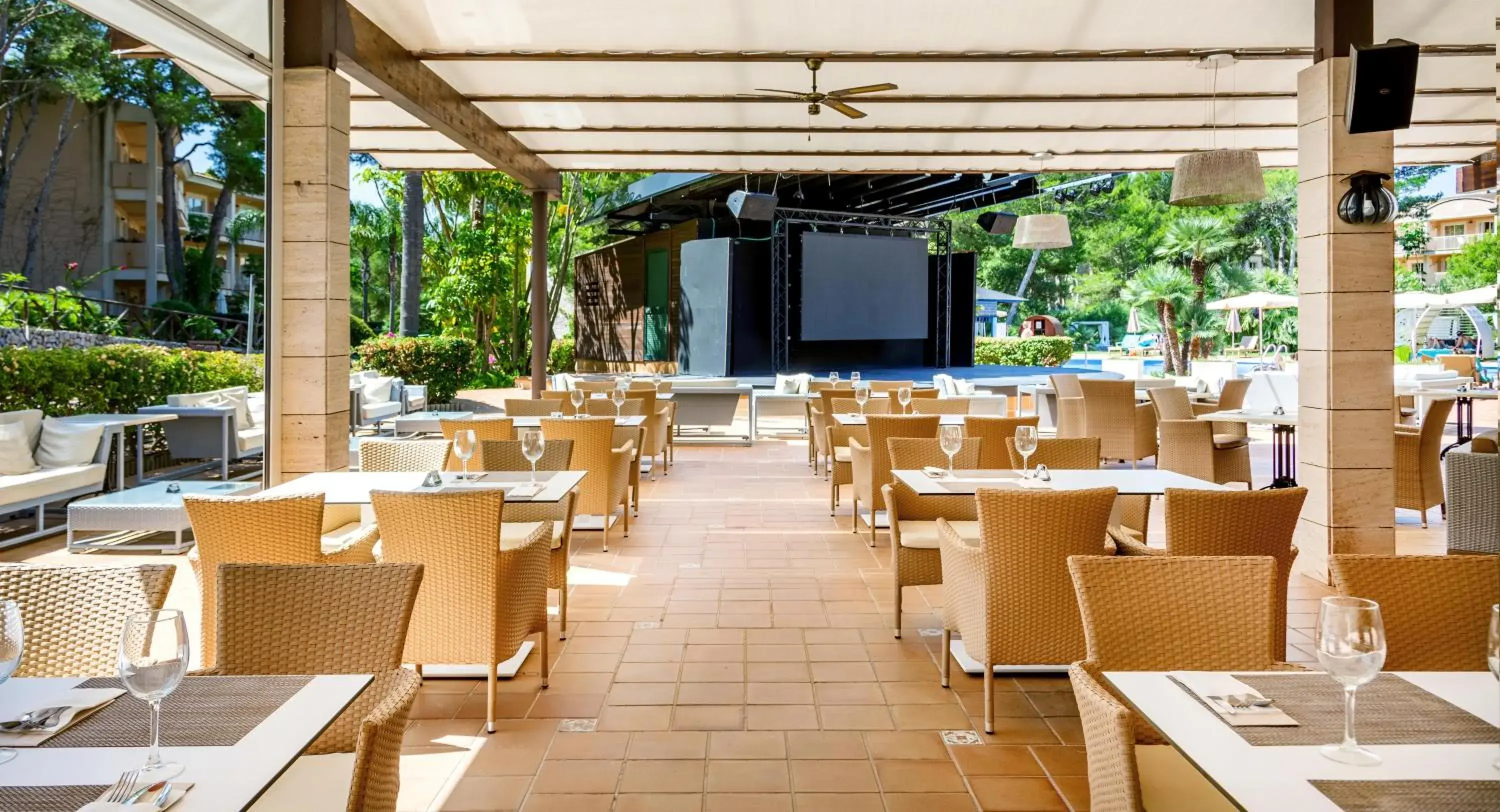 Restaurant/places to eat in VIVA Cala Mesquida Suites & Spa Adults Only 16 Restaurant/places to eat in VIVA Cala Mesquida Suites & Spa Adults Only 16