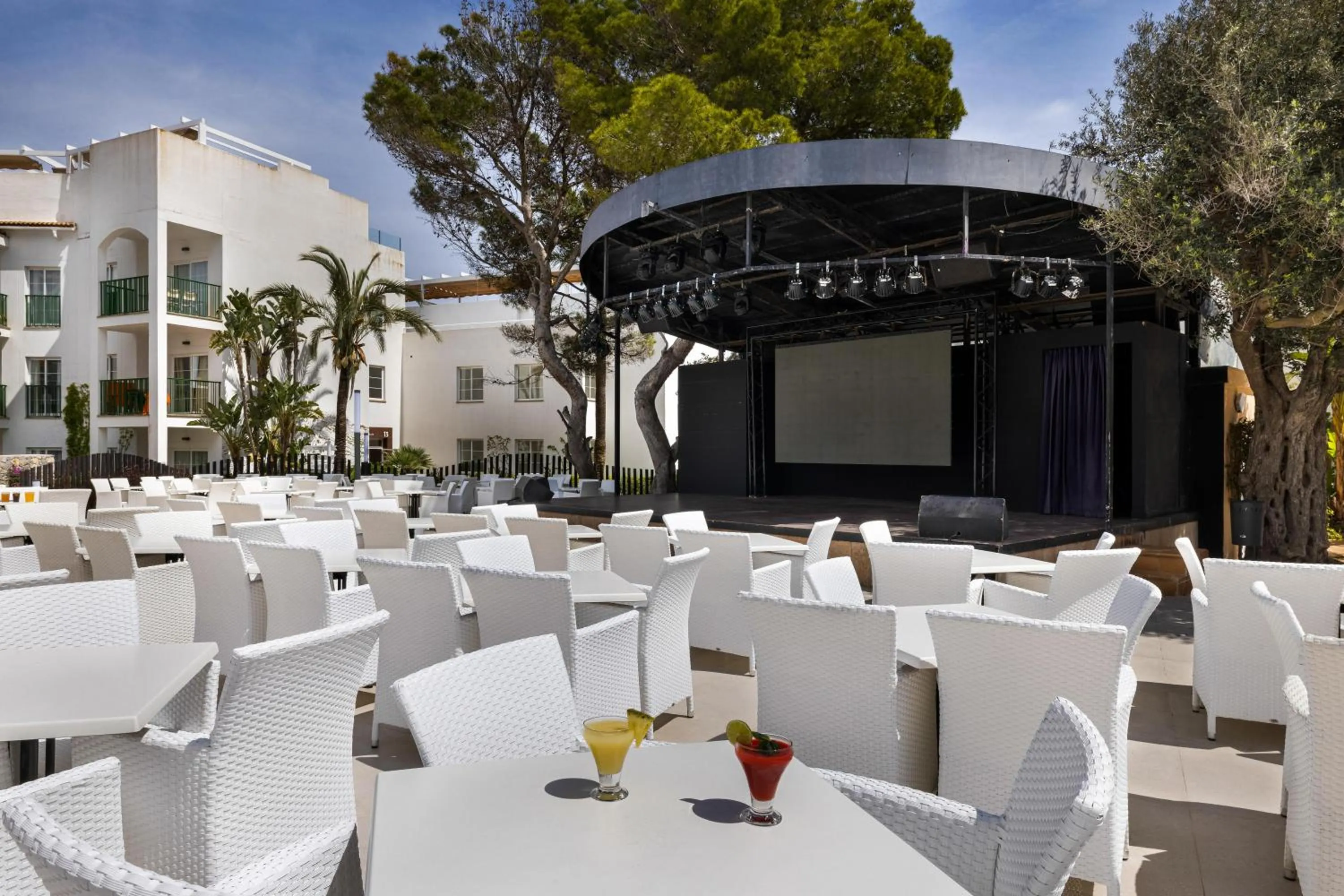 Lounge or bar in VIVA Cala Mesquida Resort & Spa