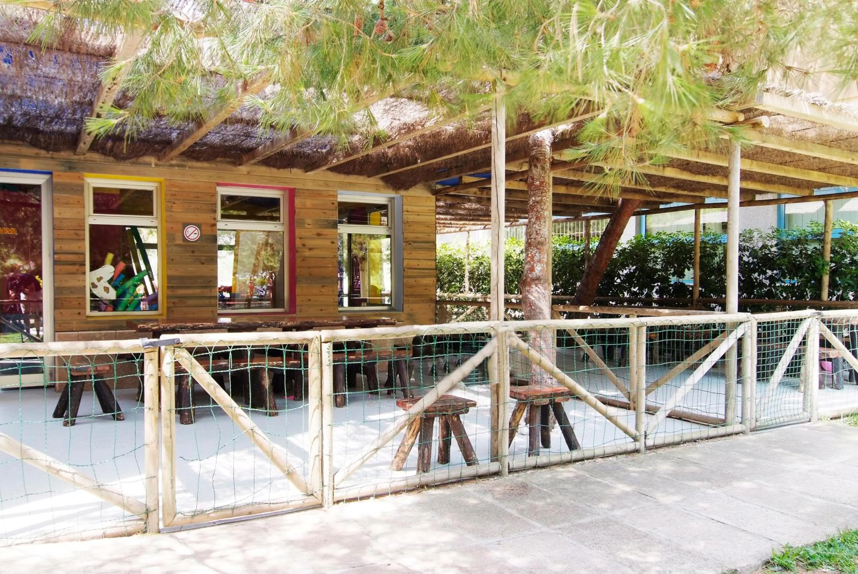 children in Zafiro Tropic