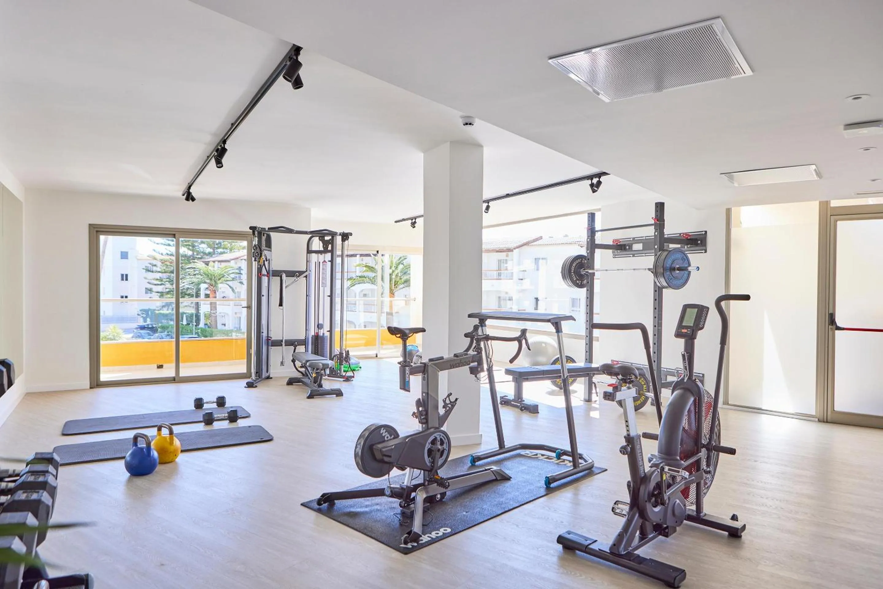 Activities in Zafiro Tropic