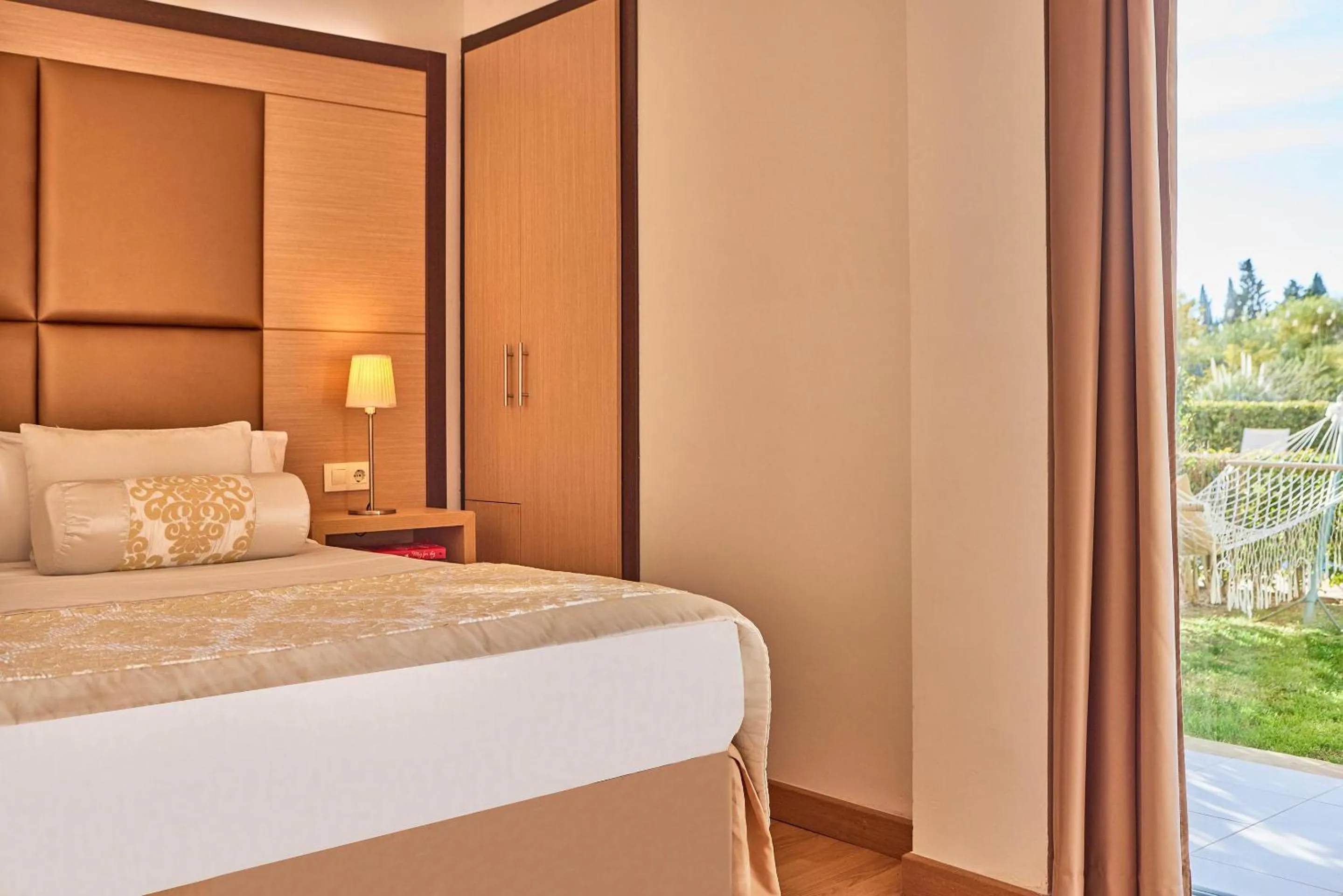 Photo of the whole room, Bed in Zafiro Tropic