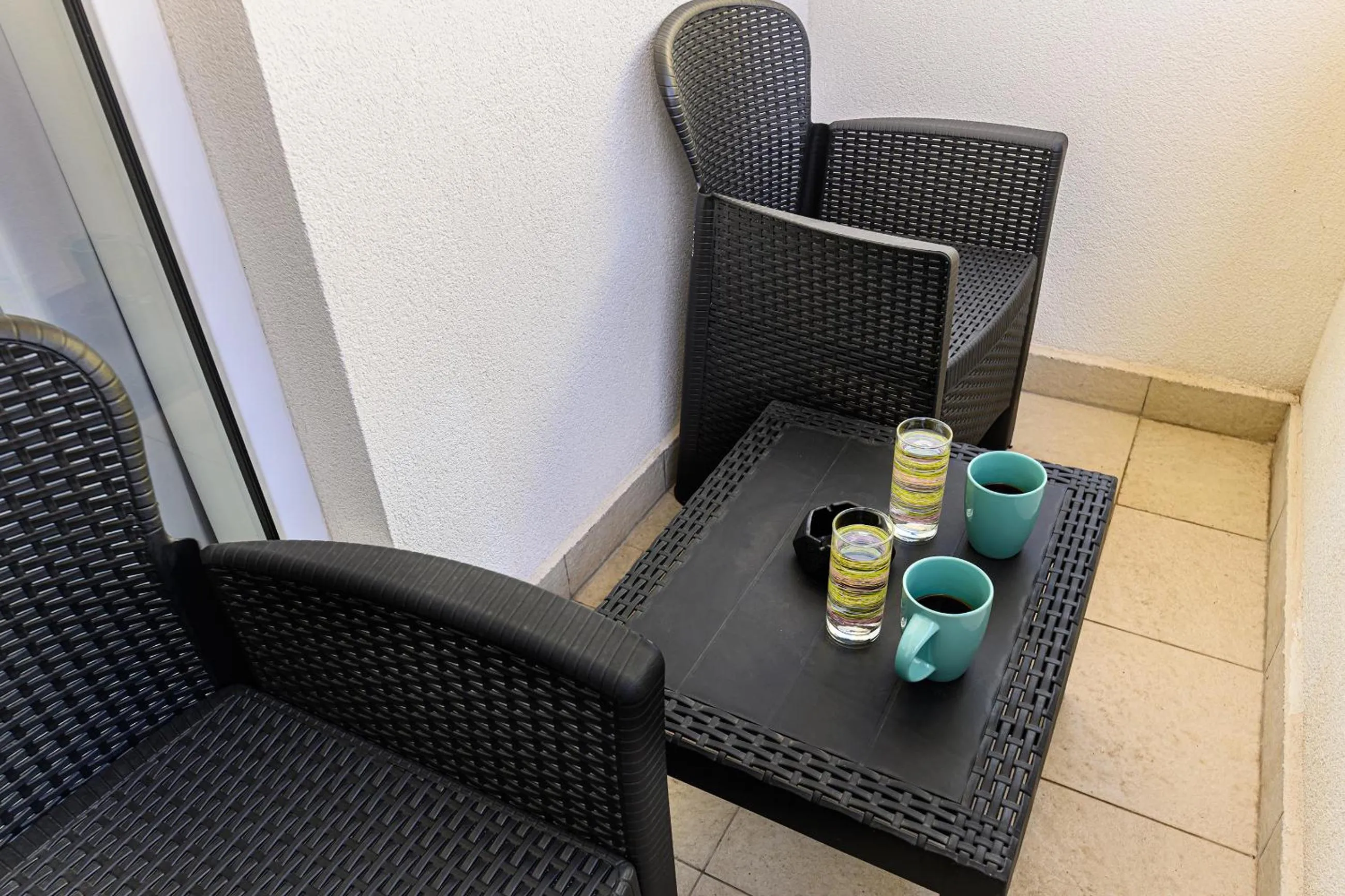 Seating area in MoHost Blue Moon Apartments