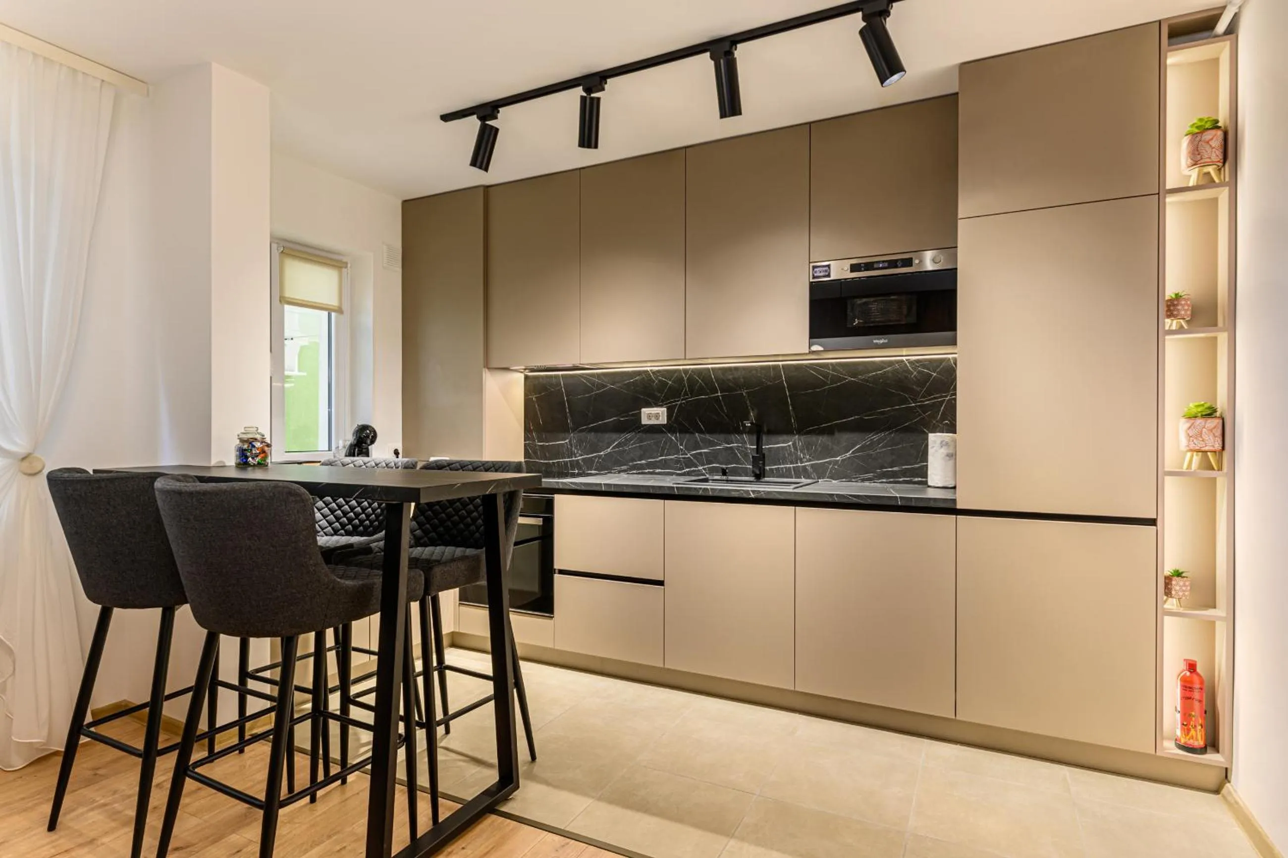 Kitchen or kitchenette in MoHost Blue Moon Apartments