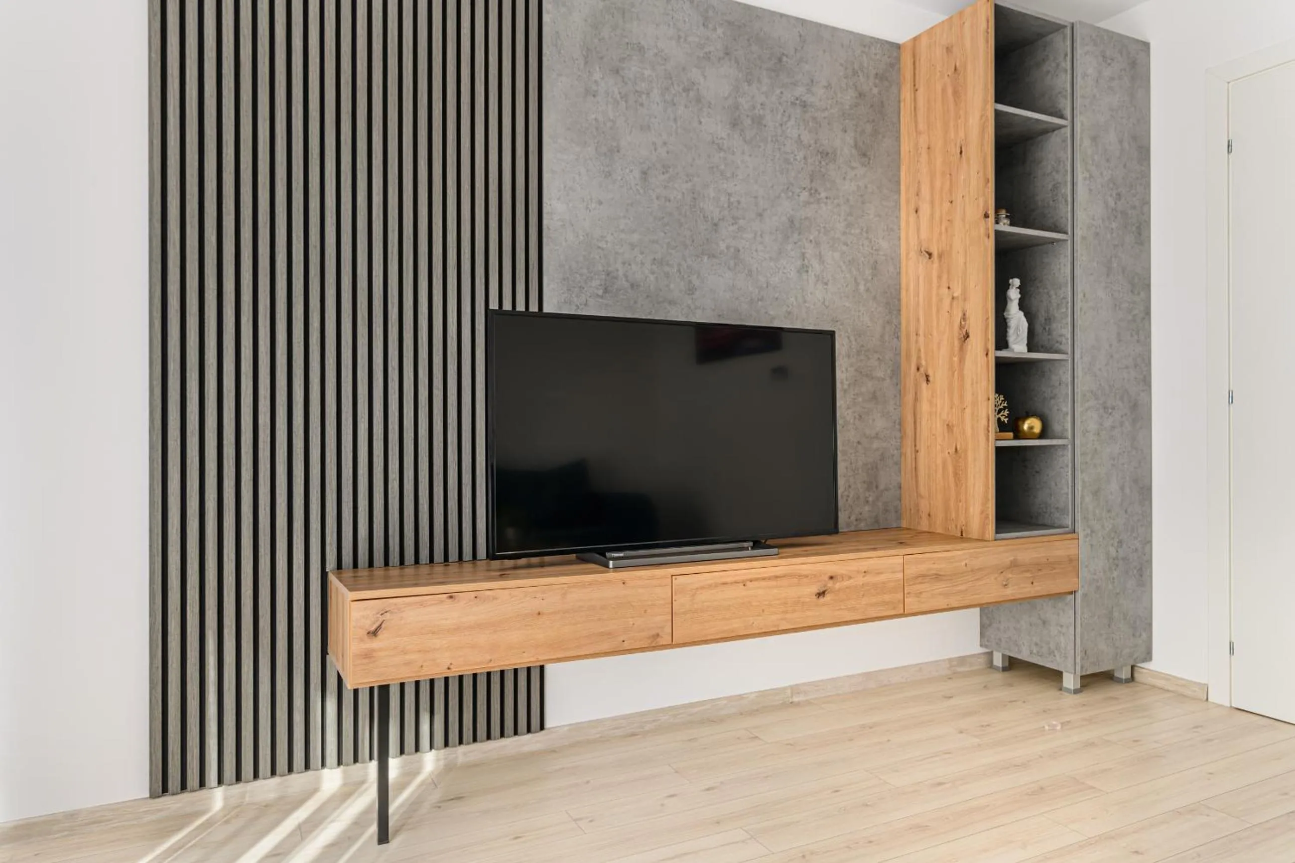 TV and multimedia in MoHost Blue Moon Apartments