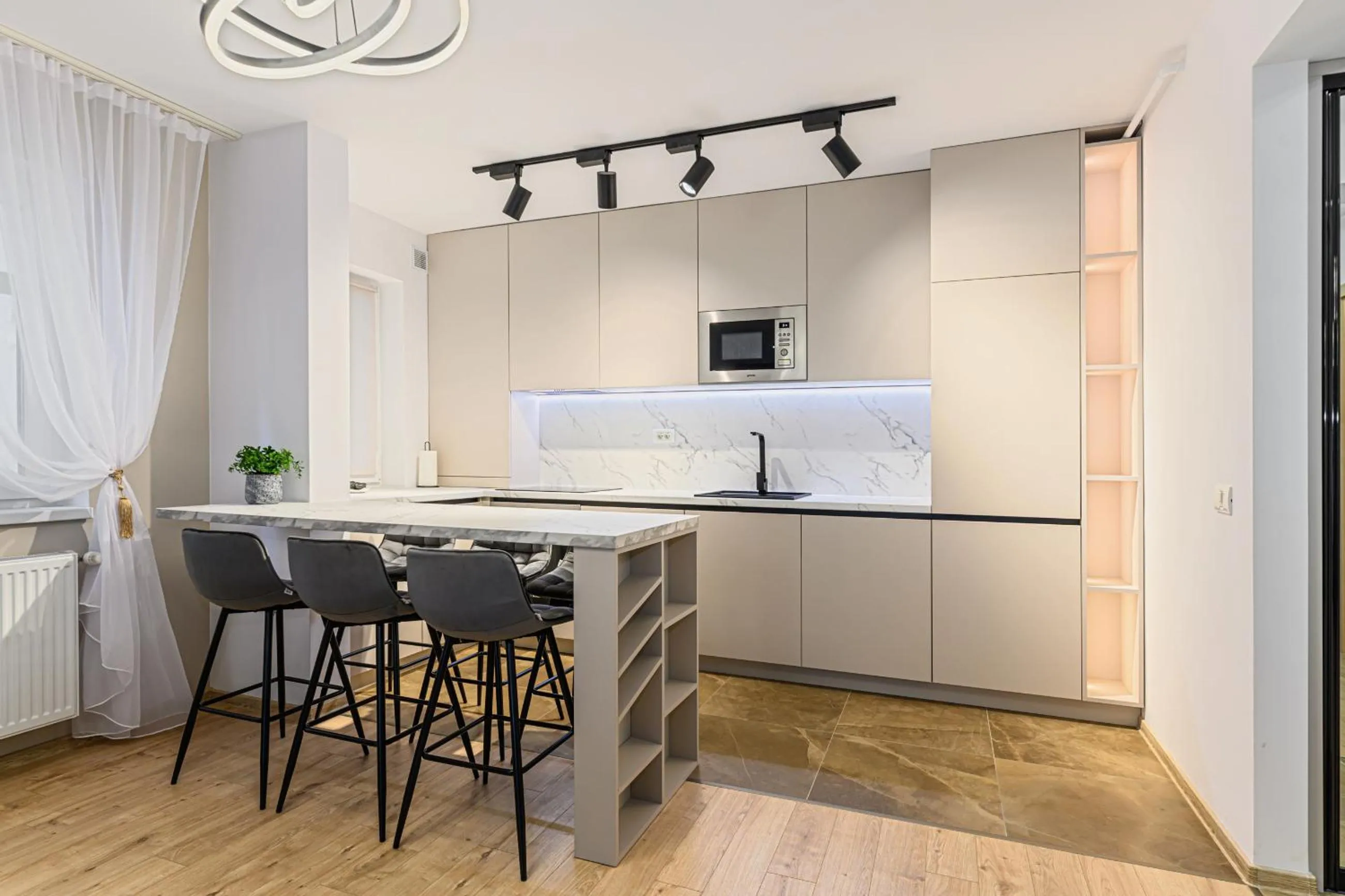 Kitchen or kitchenette in MoHost Blue Moon Apartments