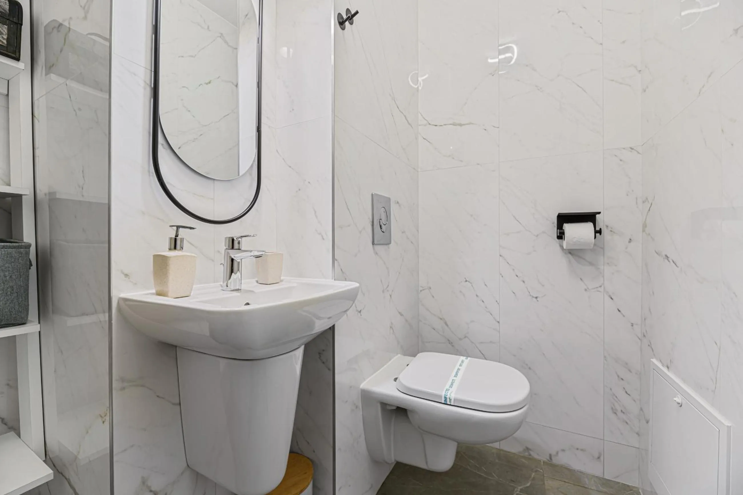 Bathroom in MoHost Blue Moon Apartments