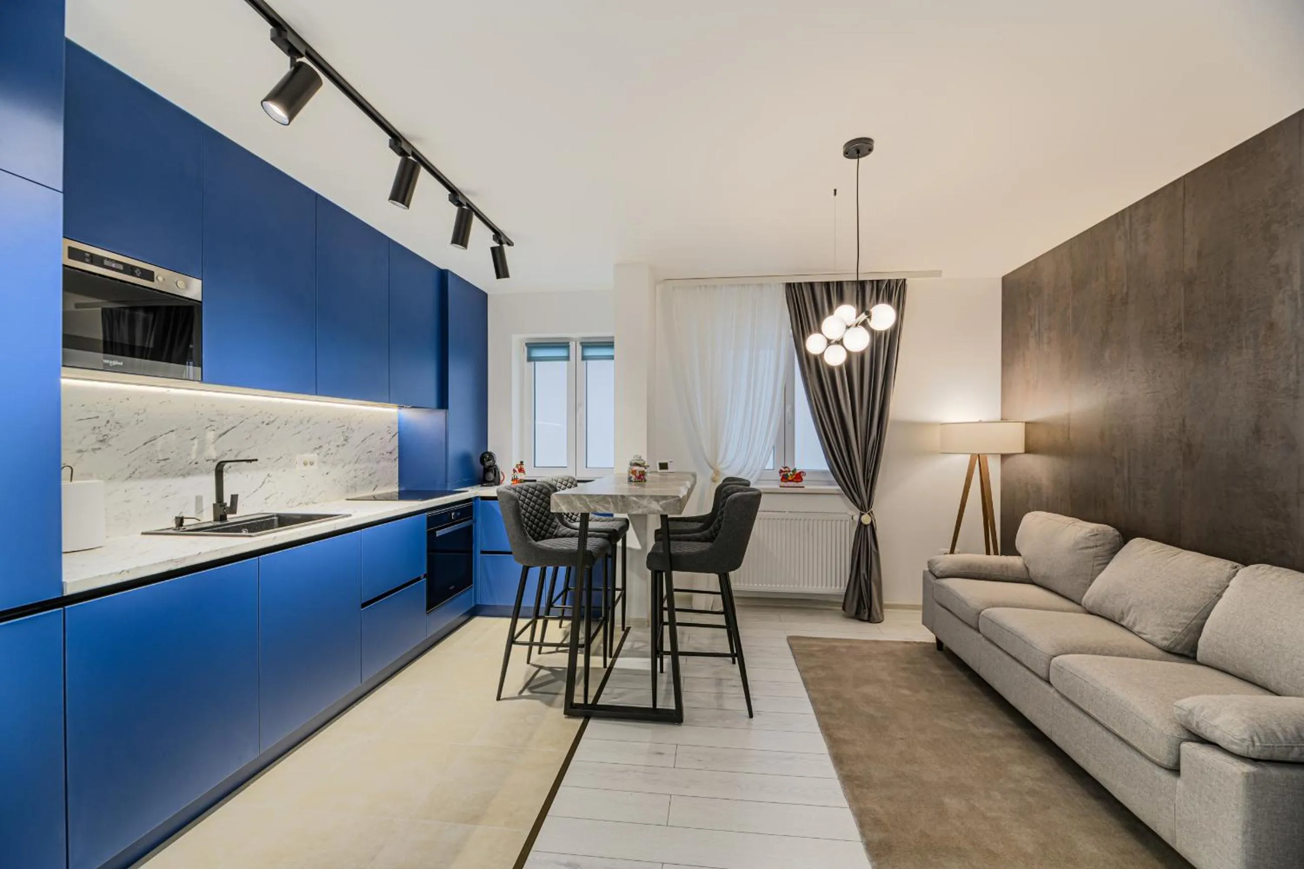 Kitchen or kitchenette in MoHost Blue Moon Apartments