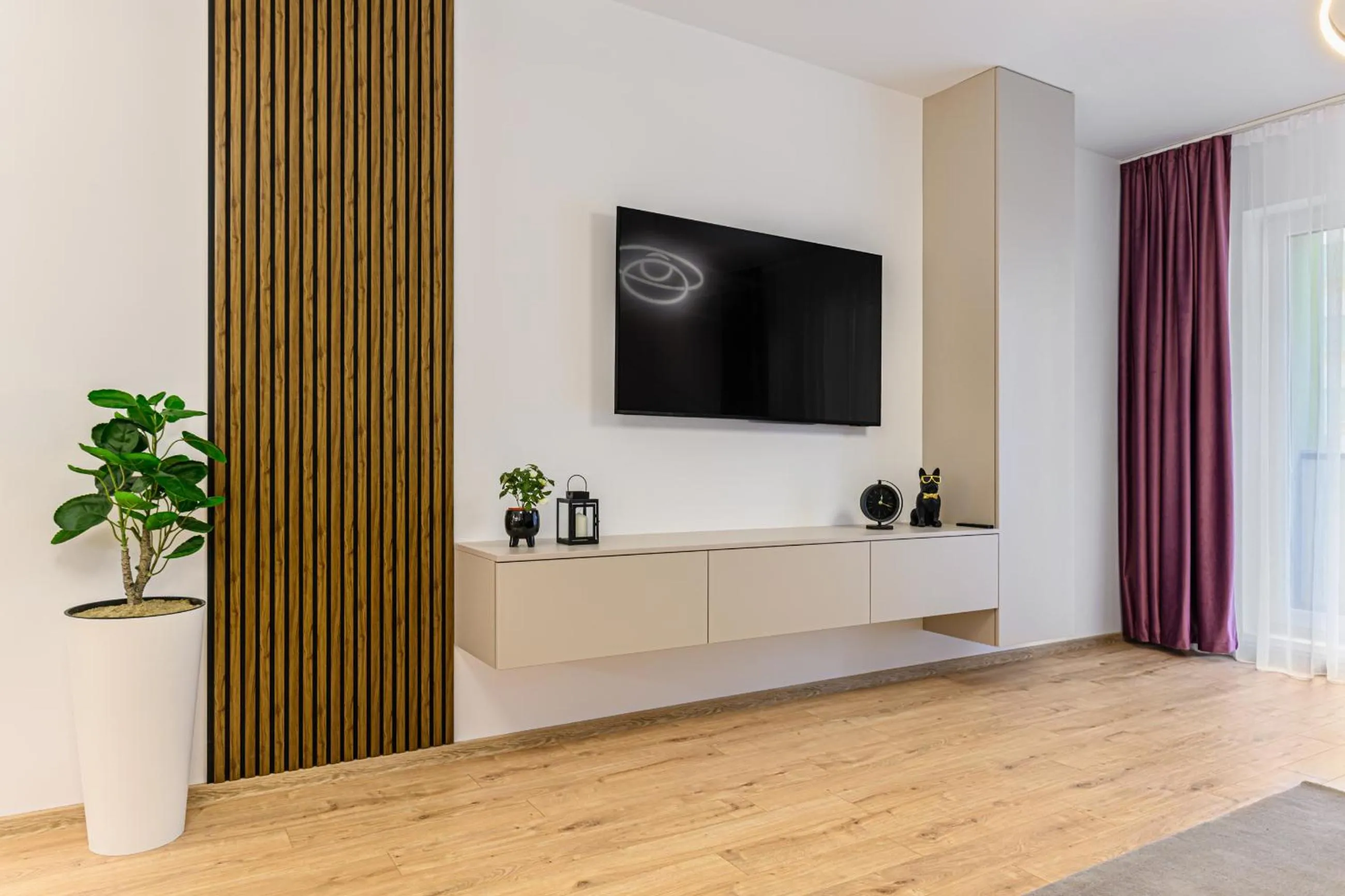 TV and multimedia in MoHost Blue Moon Apartments