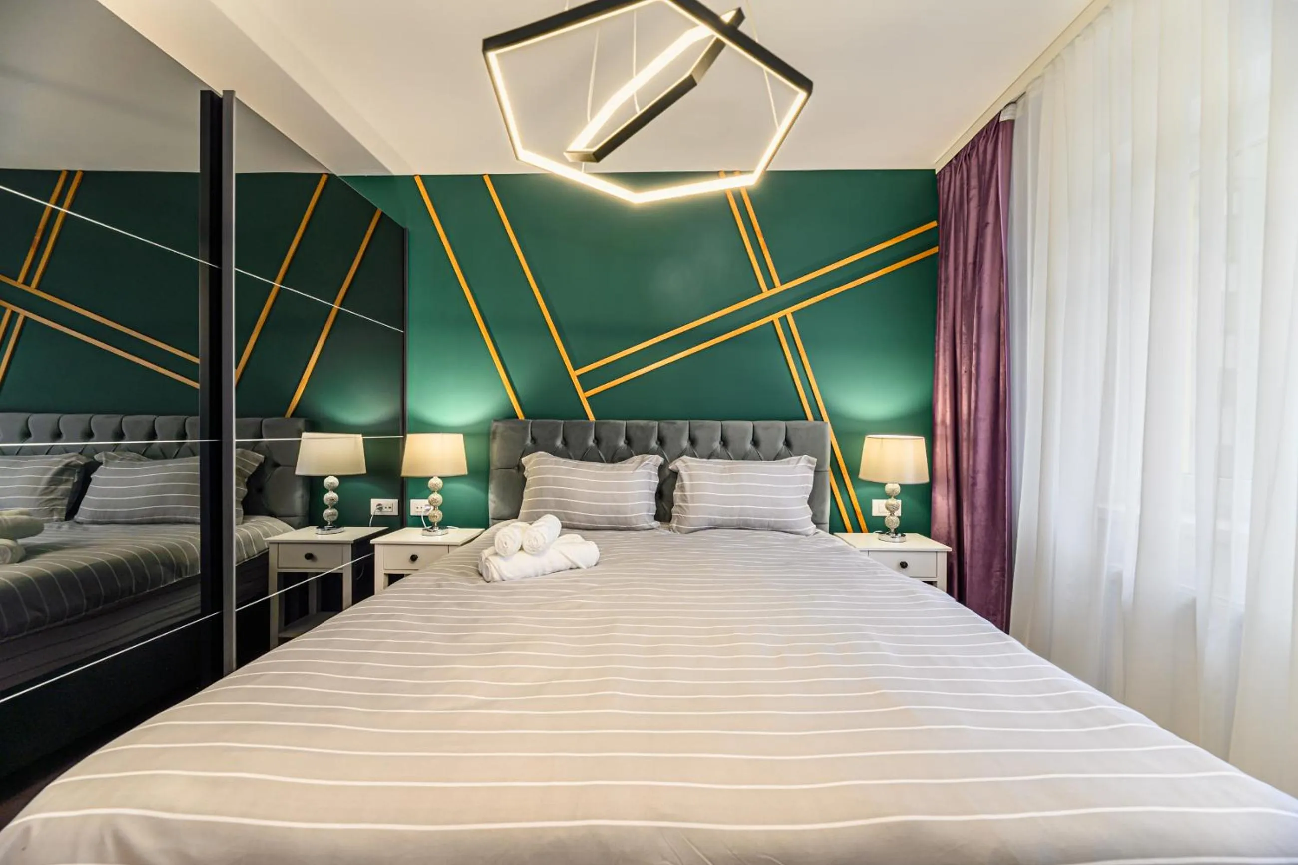 Bedroom, Bed in MoHost Blue Moon Apartments