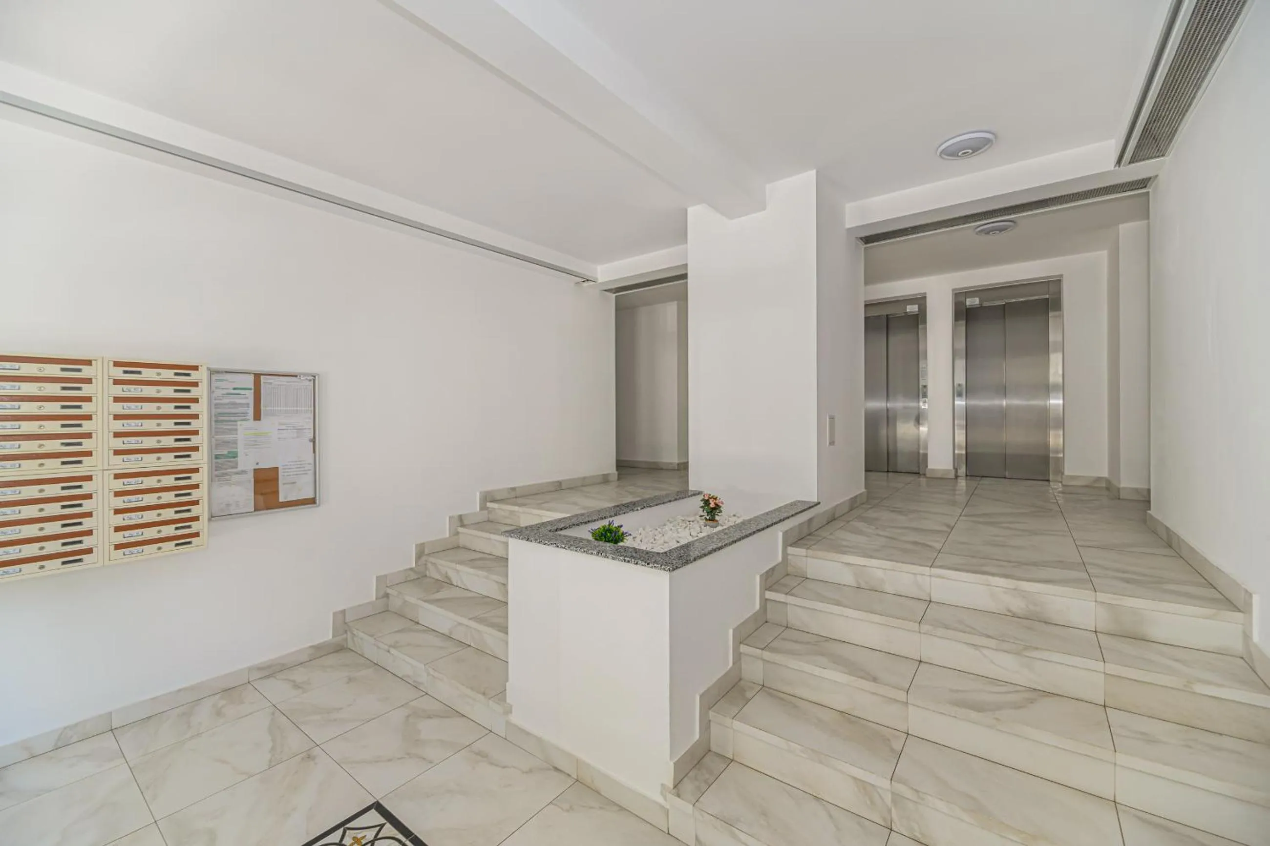 Facade/entrance in MoHost Blue Moon Apartments