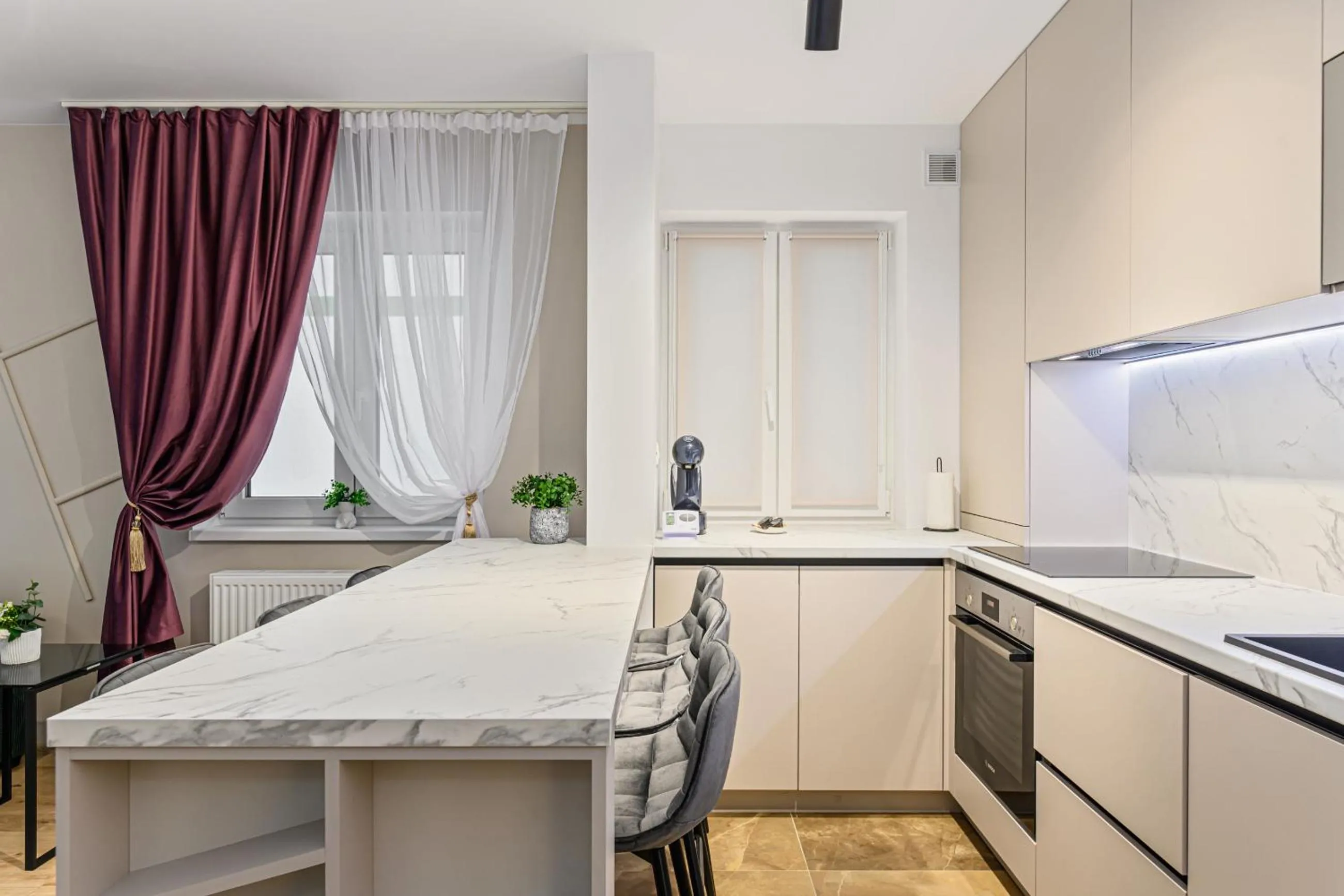 Kitchen or kitchenette in MoHost Blue Moon Apartments