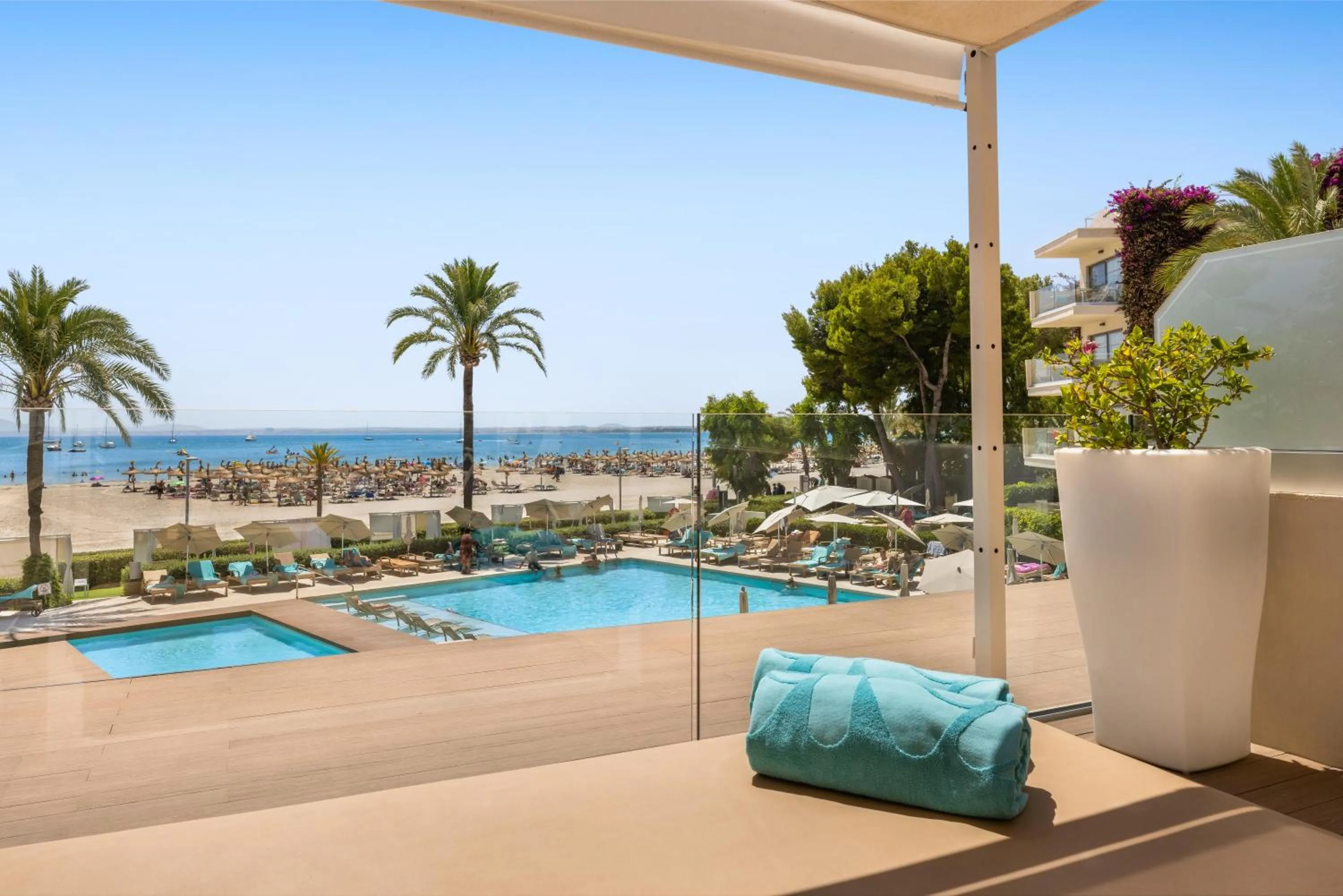 Photo of the whole room in VIVA Golf Adults Only 18+