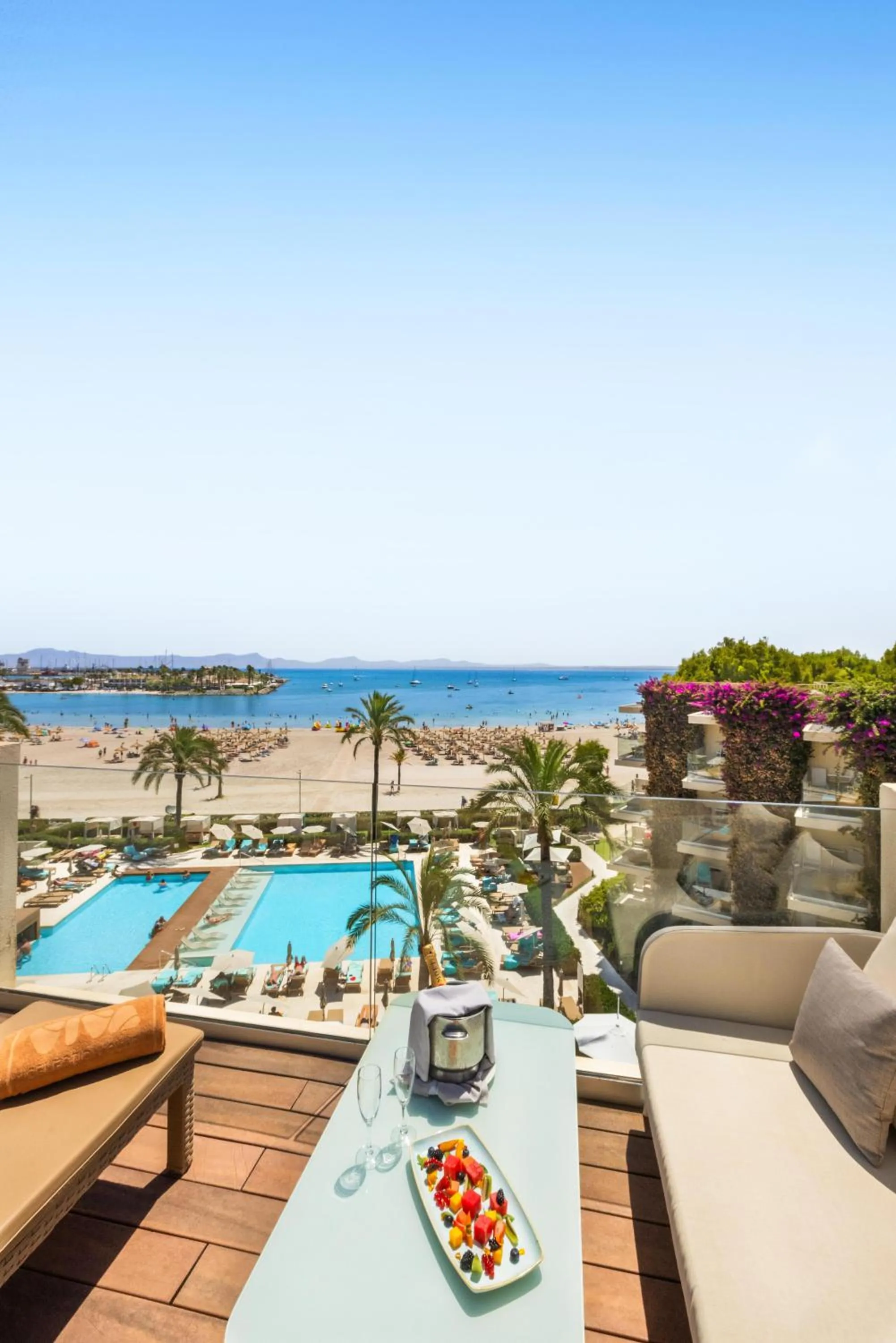 Photo of the whole room in VIVA Golf Adults Only 18+