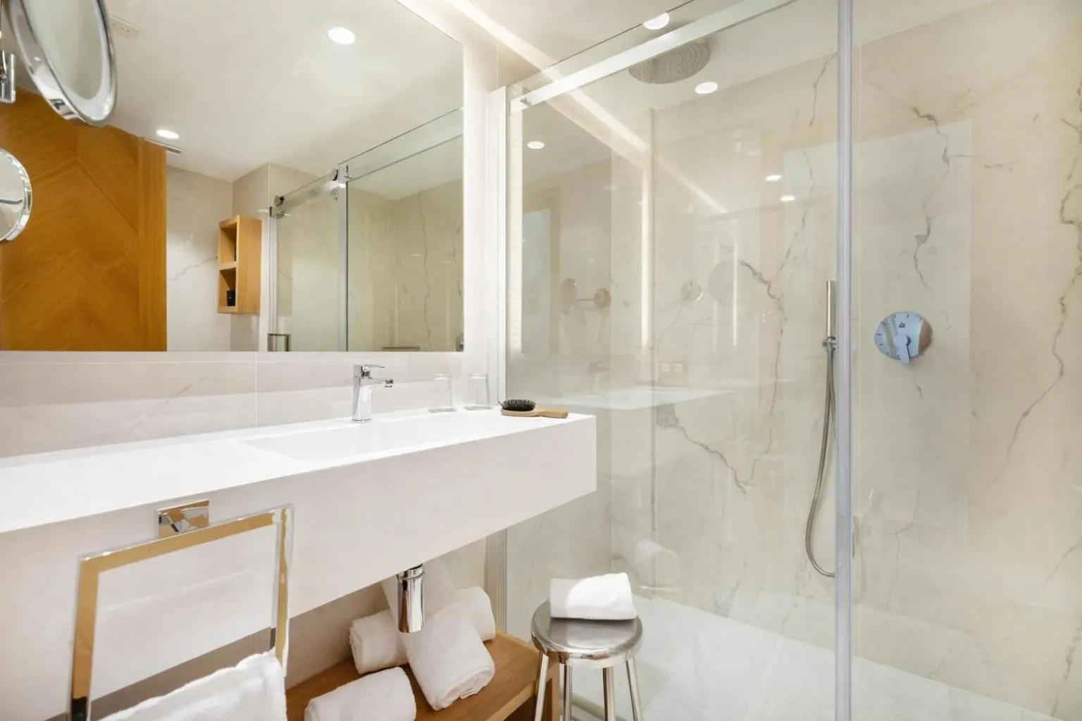 Shower in VIVA Golf Adults Only 18+