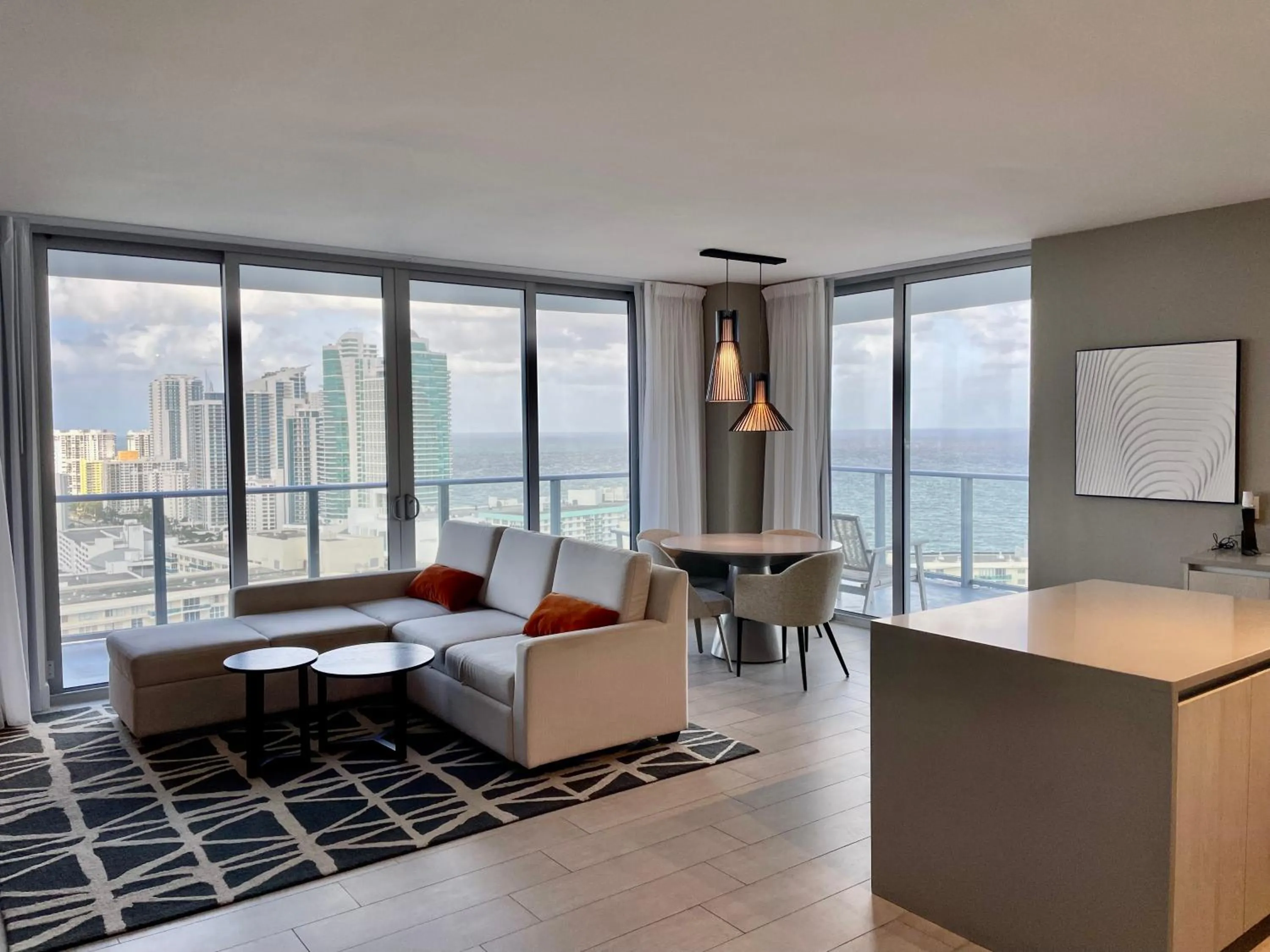 Hyde Beach House Lux Apartment