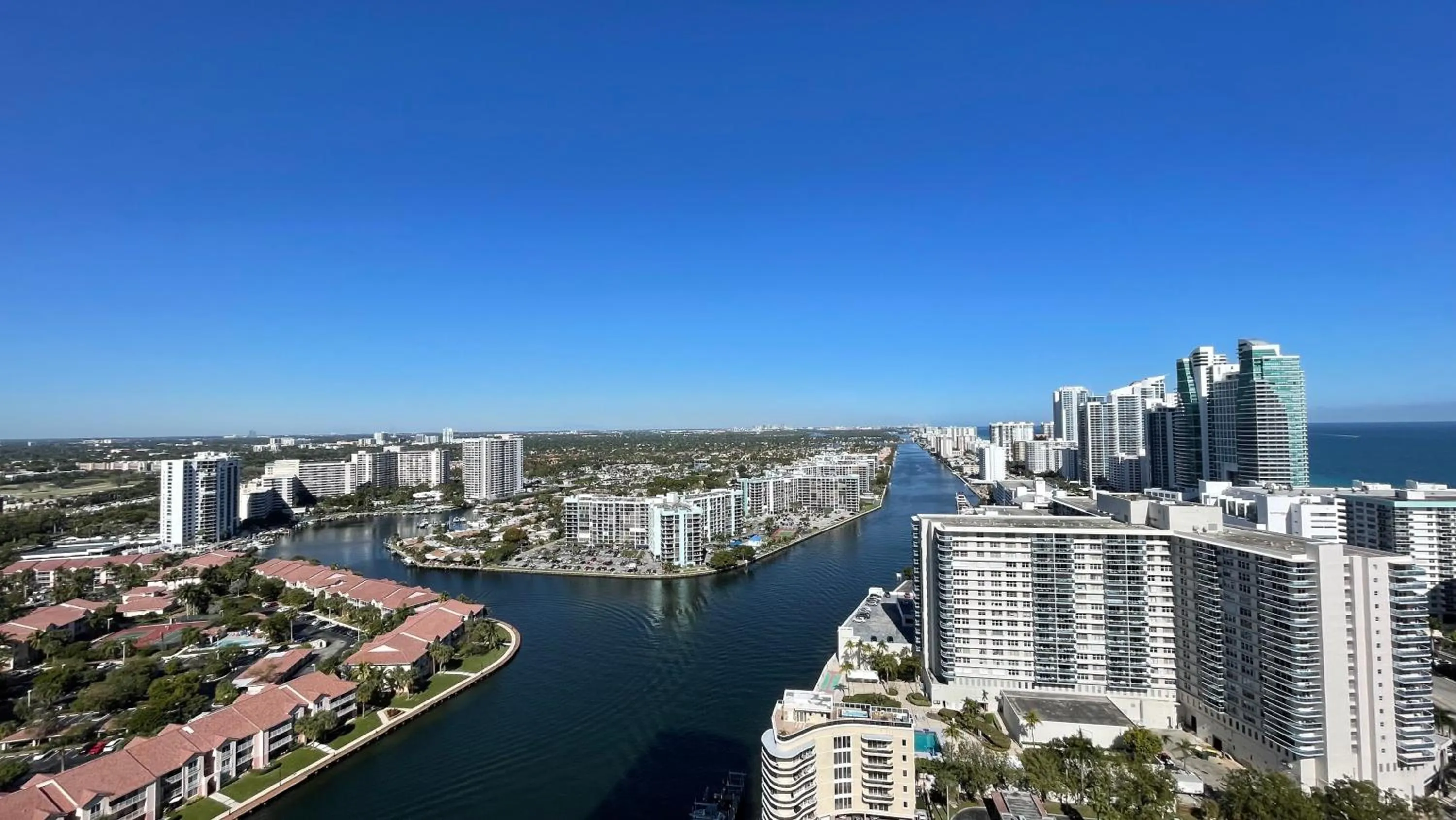 Sea view in Hyde Beach House Lux Apartment