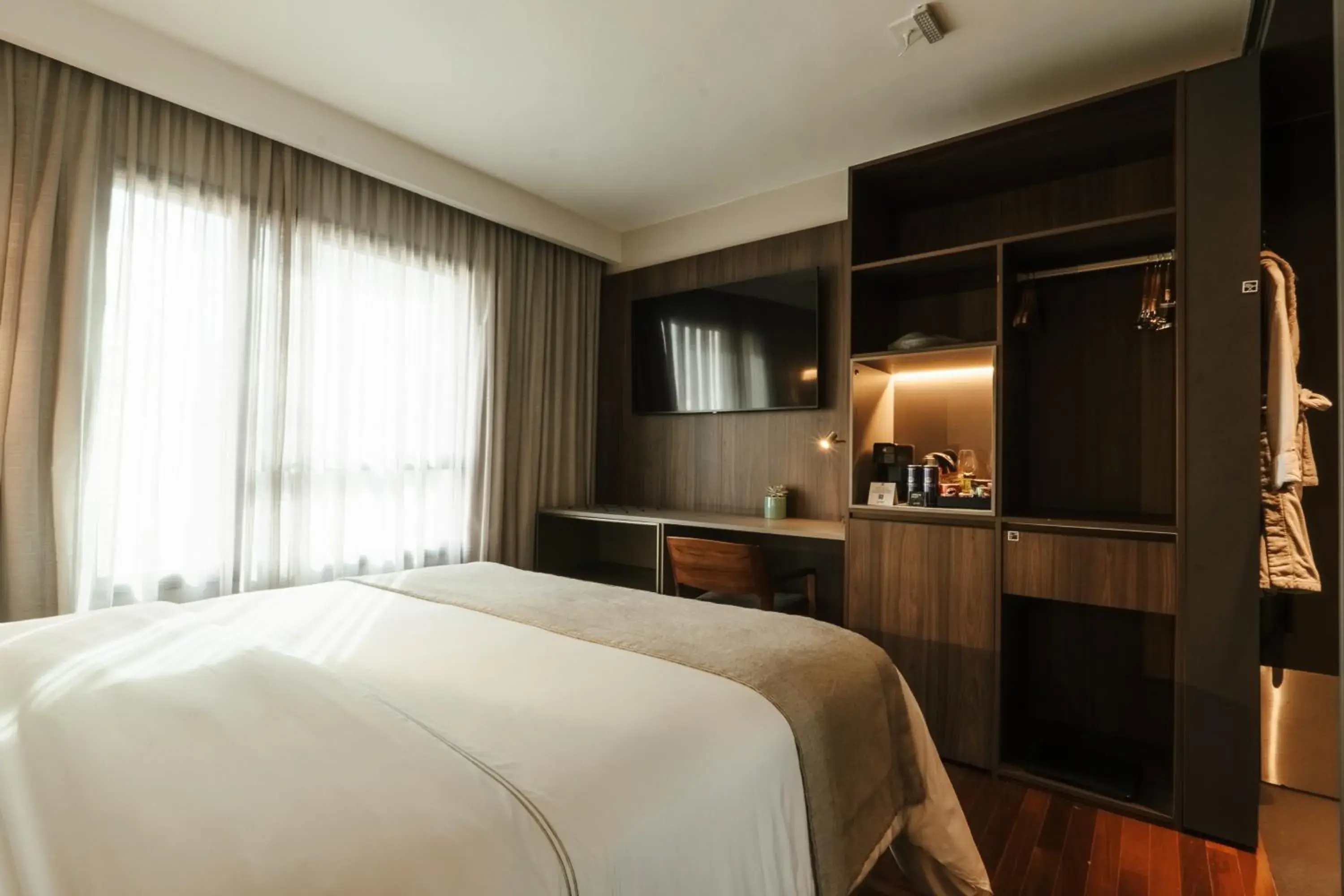 Superior Queen Room - single occupancy in Qoya São Paulo Paulista, Curio Collection by Hilton Superior Queen Room - single occupancy in Qoya São Paulo Paulista, Curio Collection by Hilton