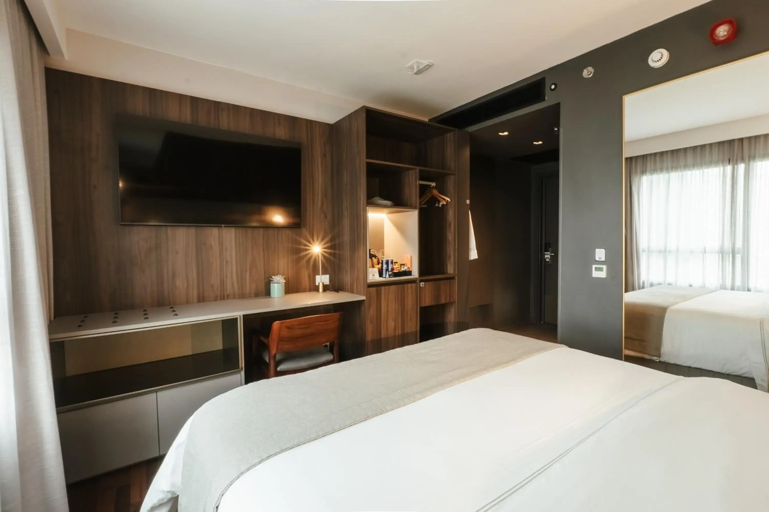 Superior Queen Room - single occupancy in Qoya São Paulo Paulista, Curio Collection by Hilton Superior Queen Room - single occupancy in Qoya São Paulo Paulista, Curio Collection by Hilton