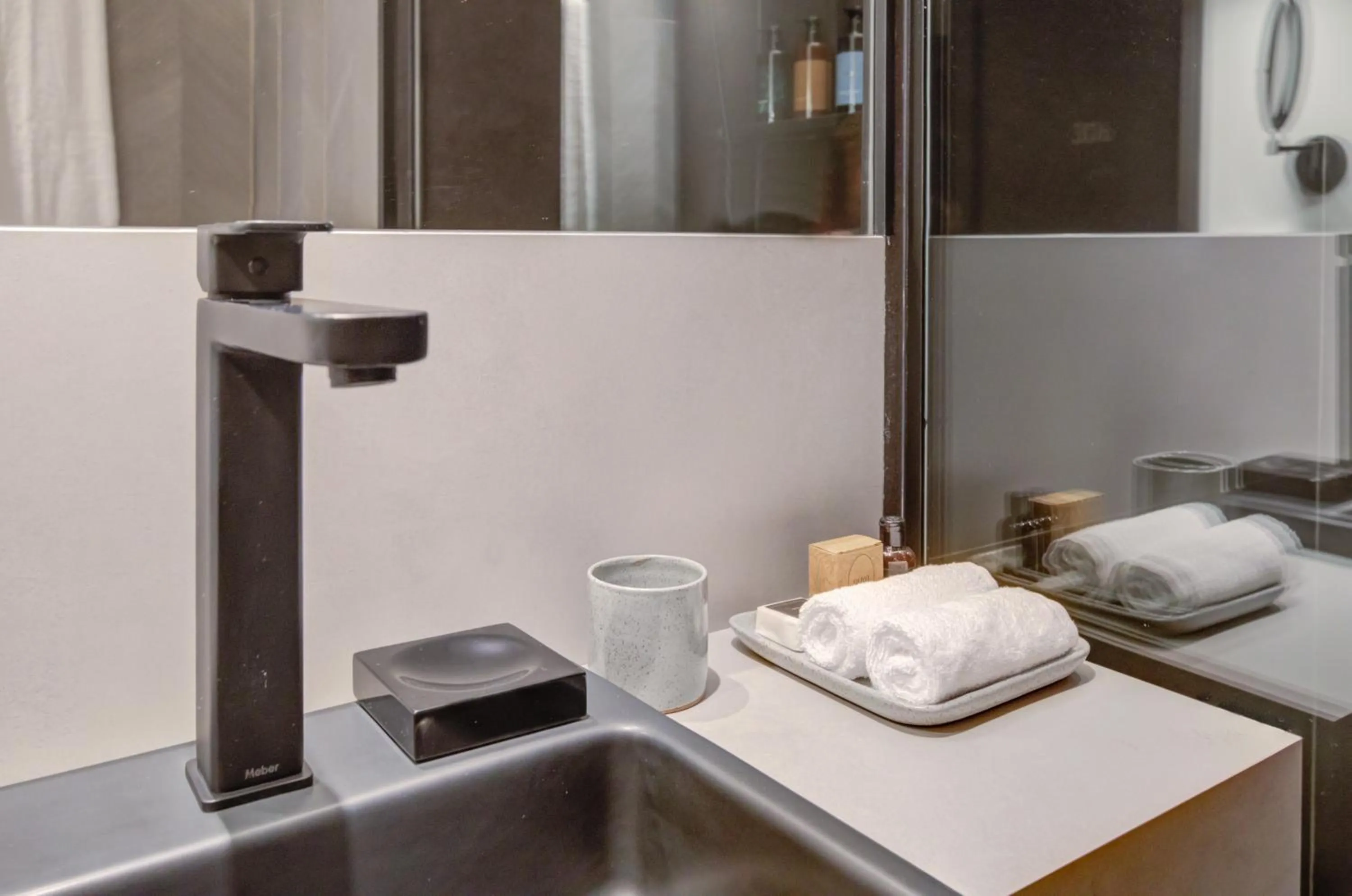 Bathroom in Qoya São Paulo Paulista, Curio Collection by Hilton