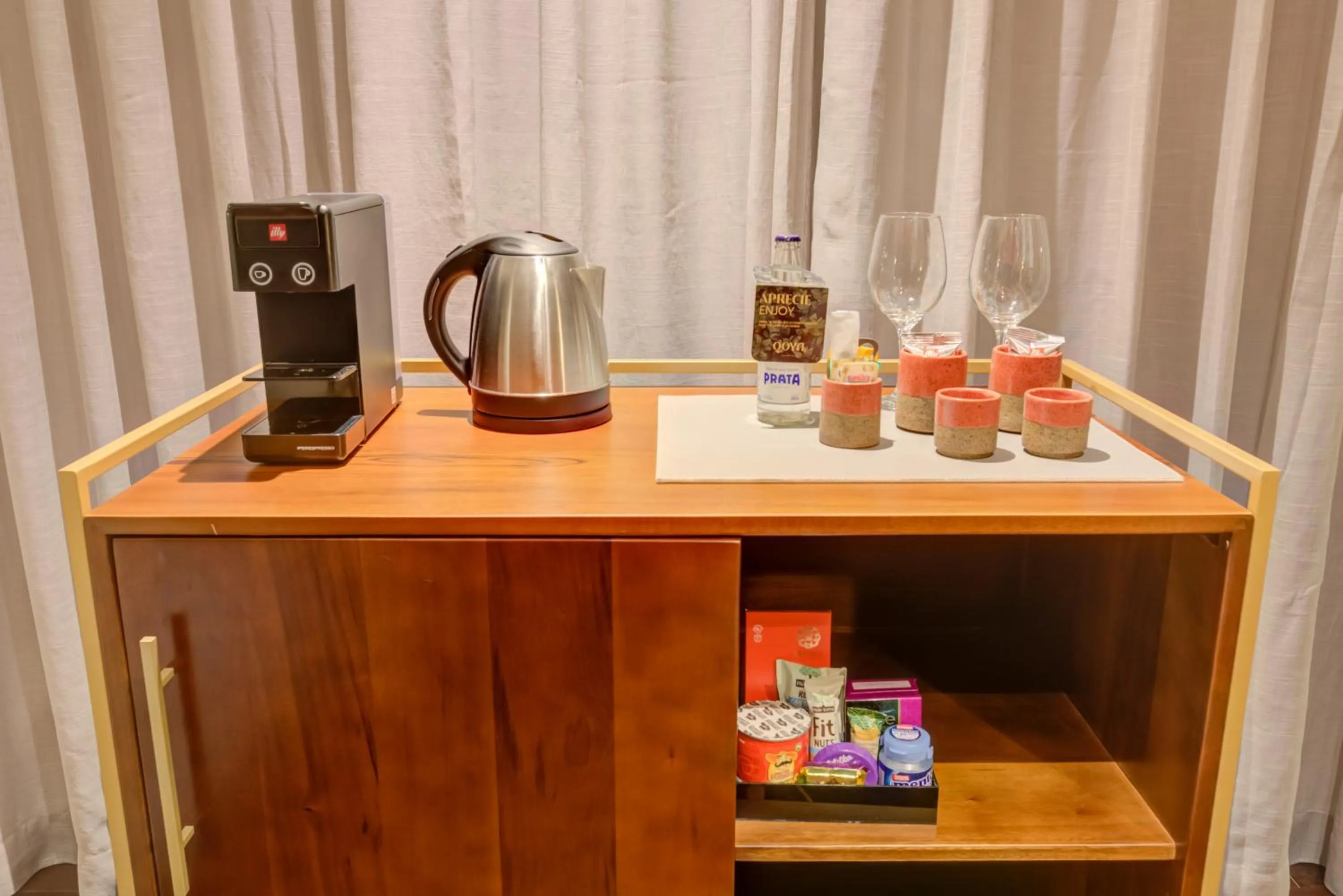 Coffee/tea facilities in Qoya São Paulo Paulista, Curio Collection by Hilton
