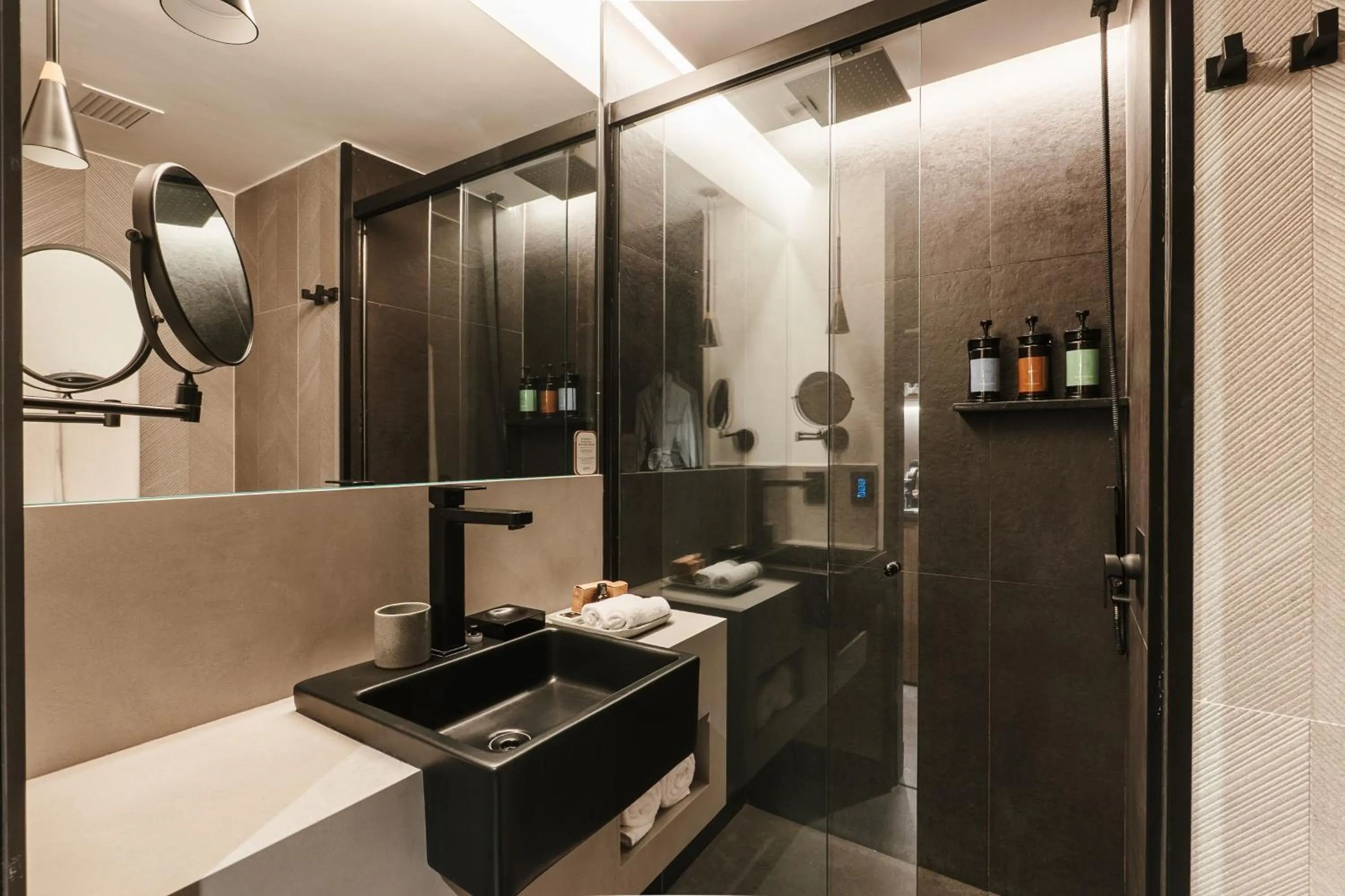 Qoya São Paulo Paulista, Curio Collection by Hilton