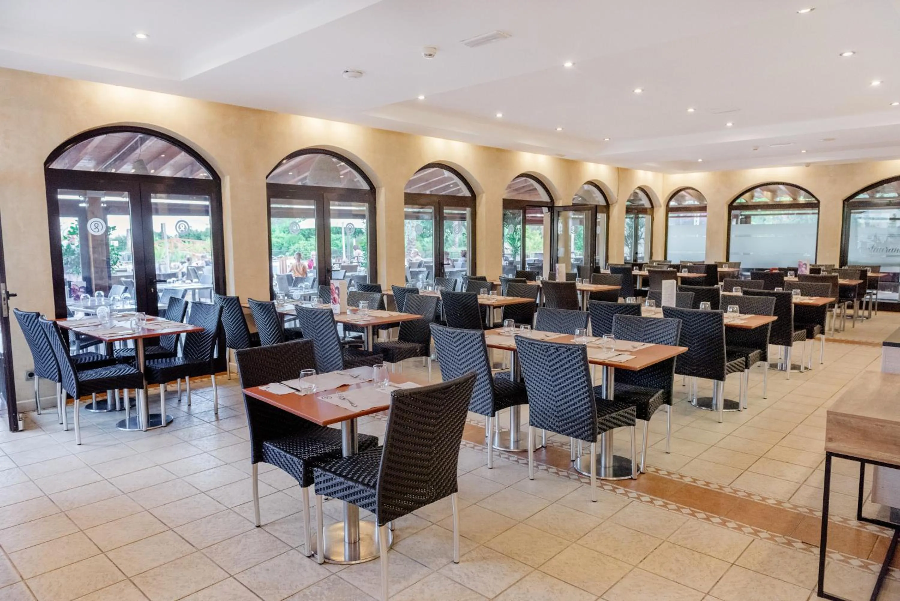 Restaurant/places to eat in Pierre & Vacances Resort Bonavista de Bonmont