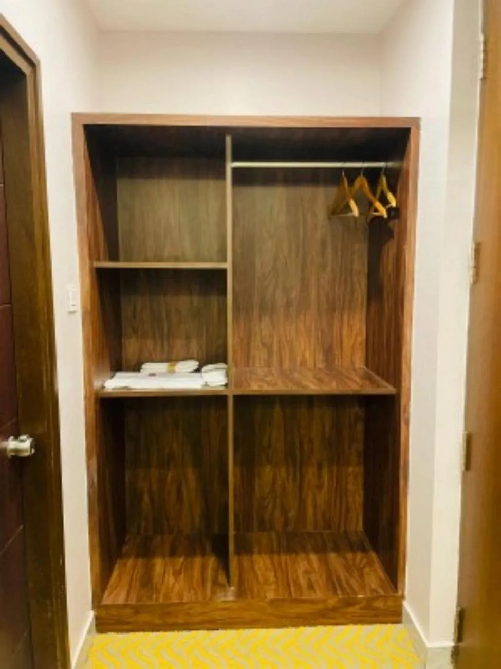 wardrobe in VOVO HOTELS