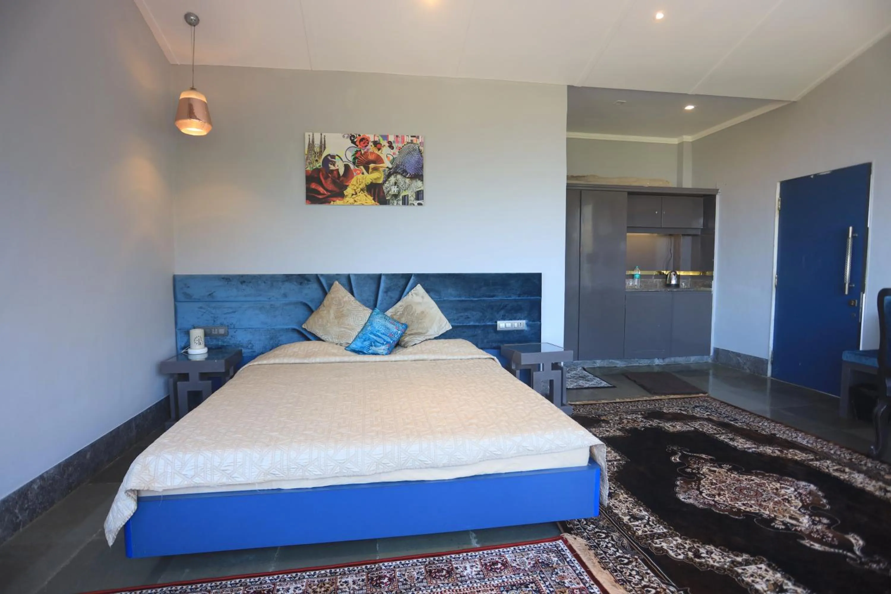 Bed in 360 South, Khandala