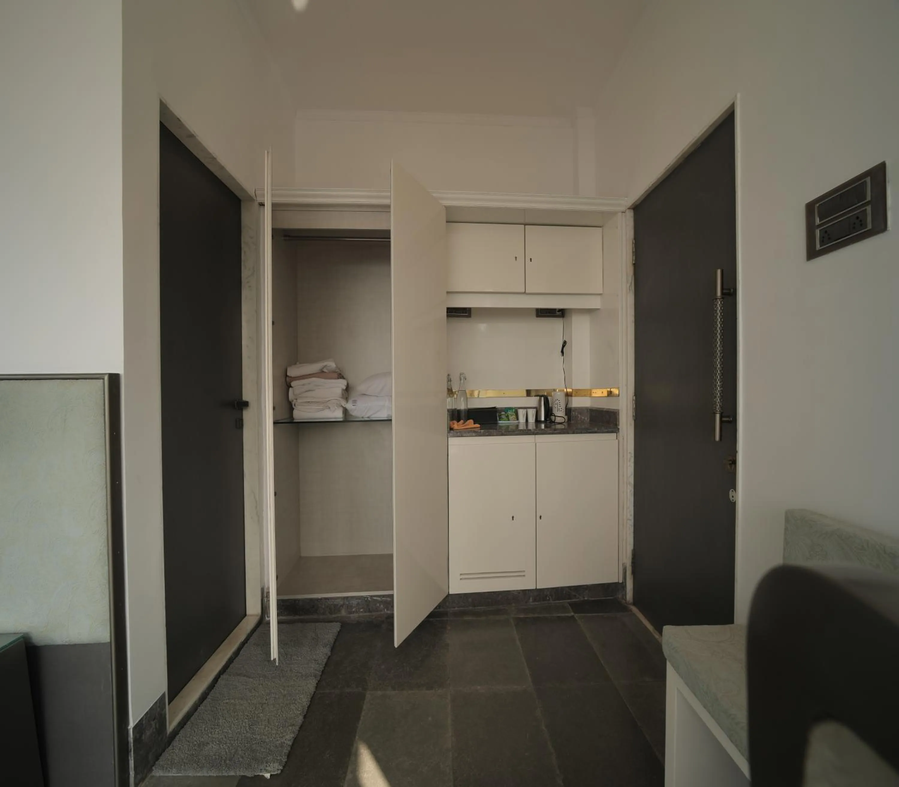 Bedroom in 360 South, Khandala