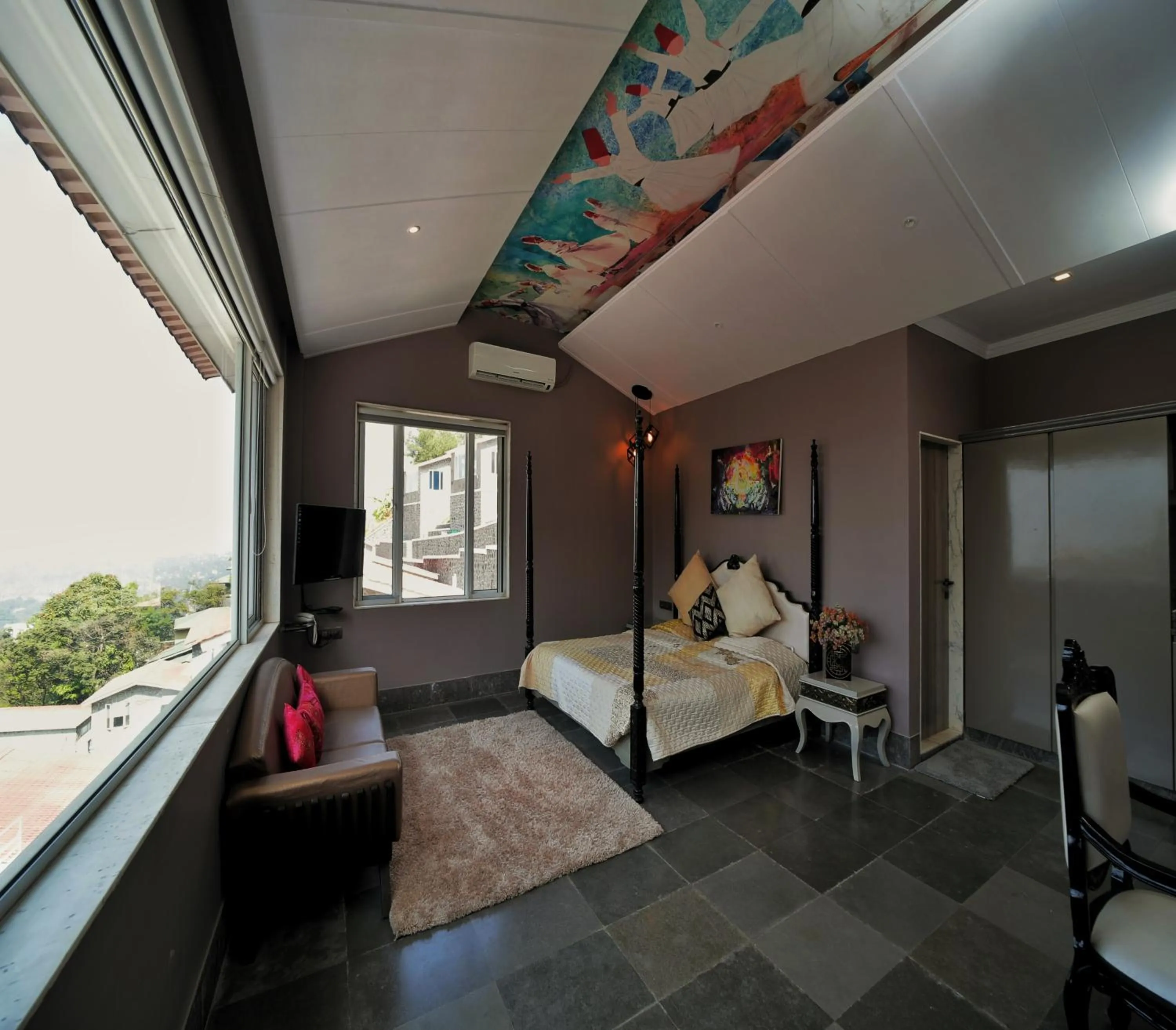 Bed in 360 South, Khandala