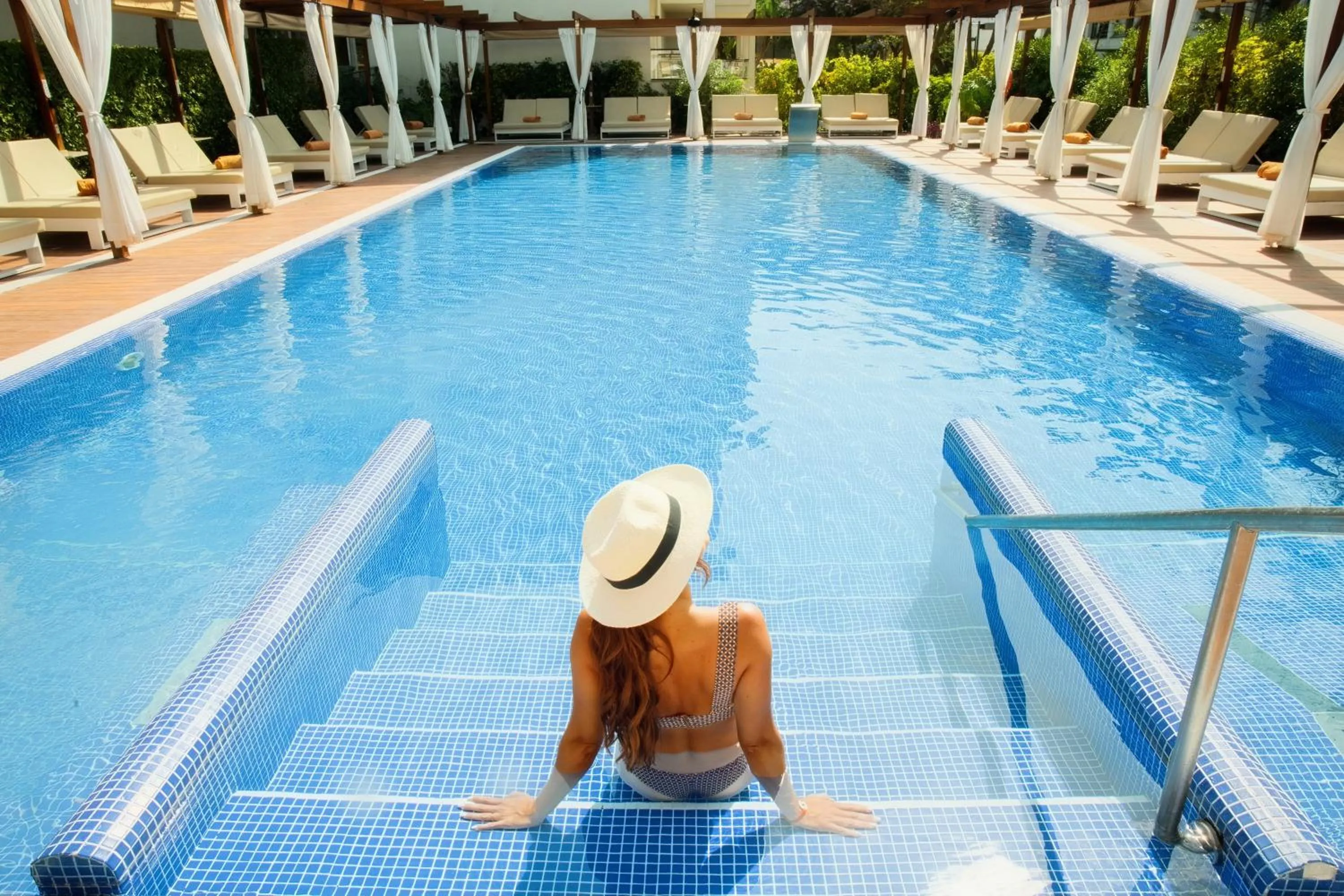 Swimming pool in VIVA Blue & Spa