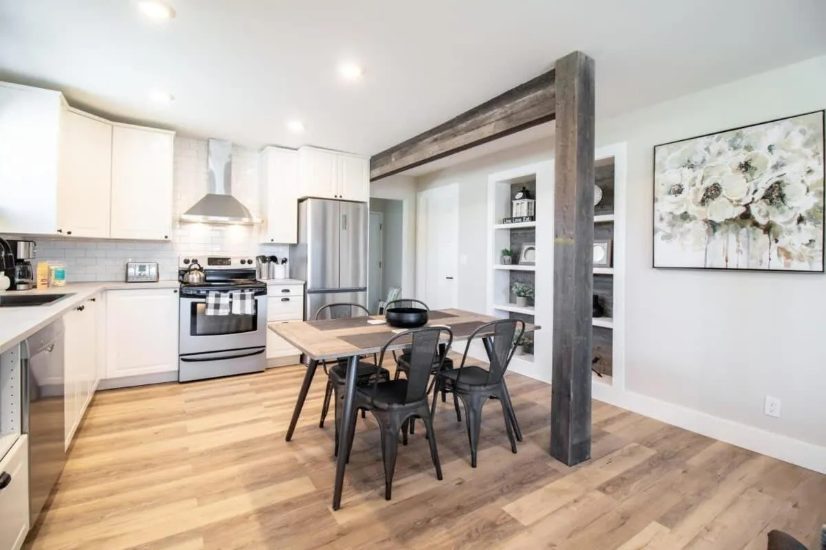 NN - Flats on 4th #1 - Downtown 2-bed 2-bath